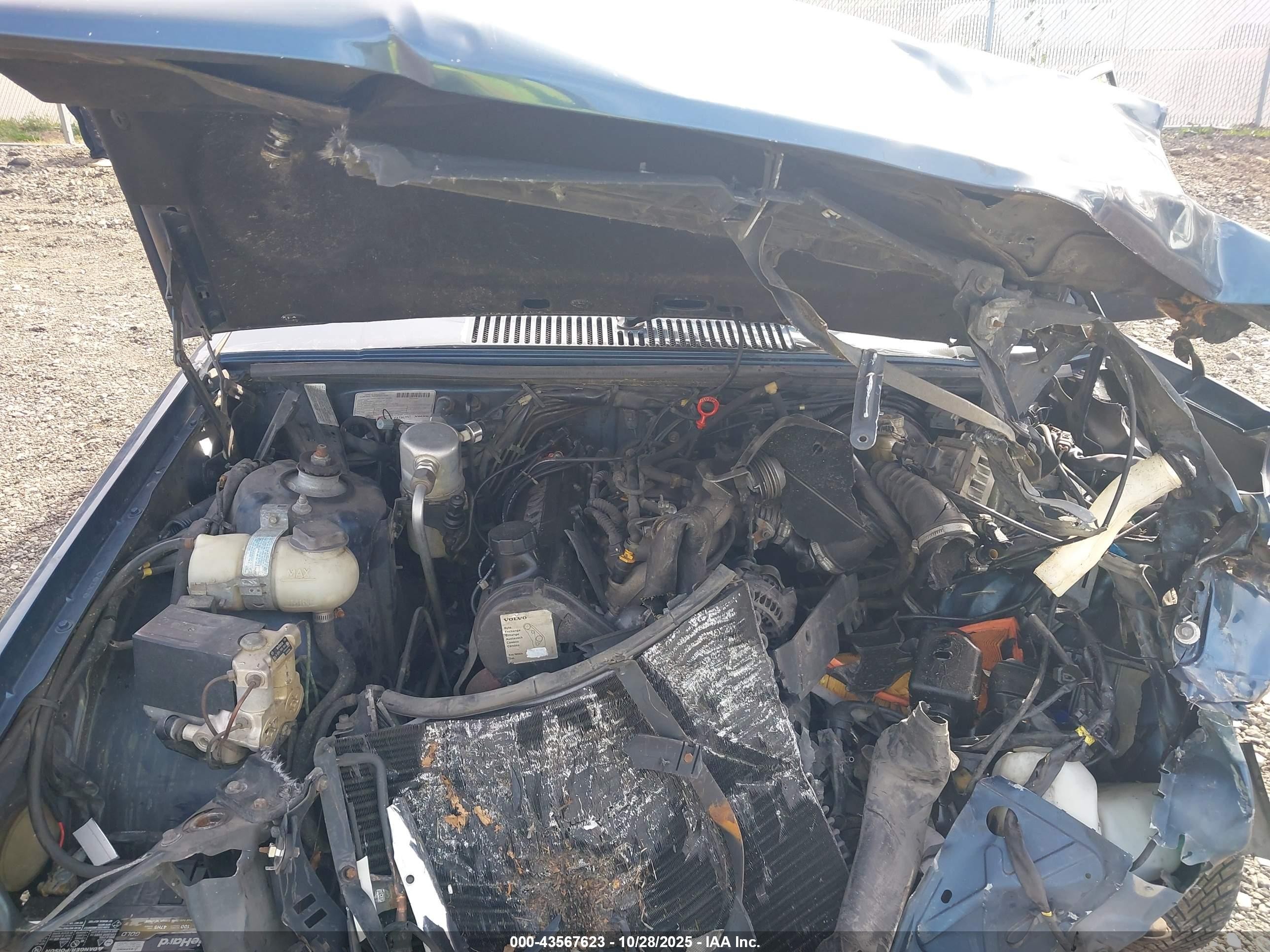1991 Volvo 740   Синий vin: YV1FA8856M1327955
