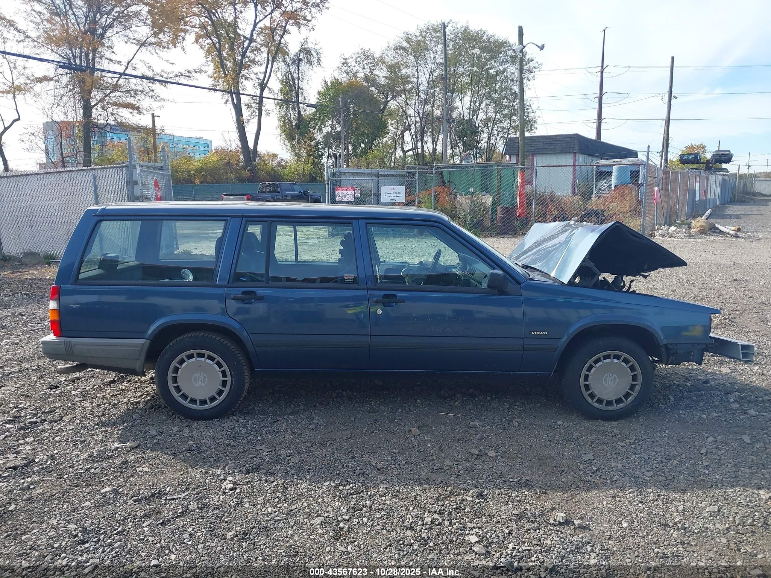 1991 Volvo 740   Синий vin: YV1FA8856M1327955