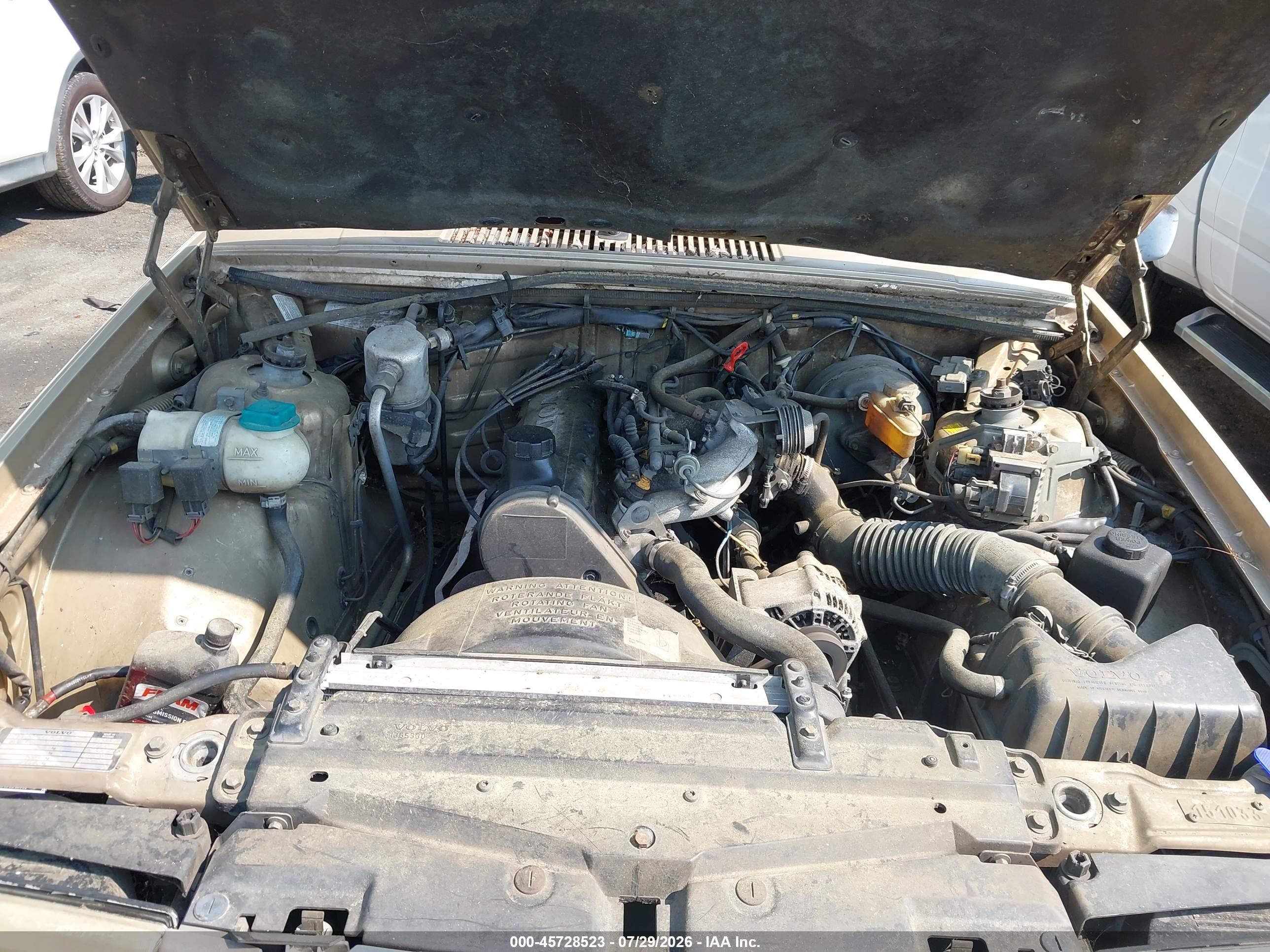 1991 Volvo 740   Gold vin: YV1FA8858M2333539