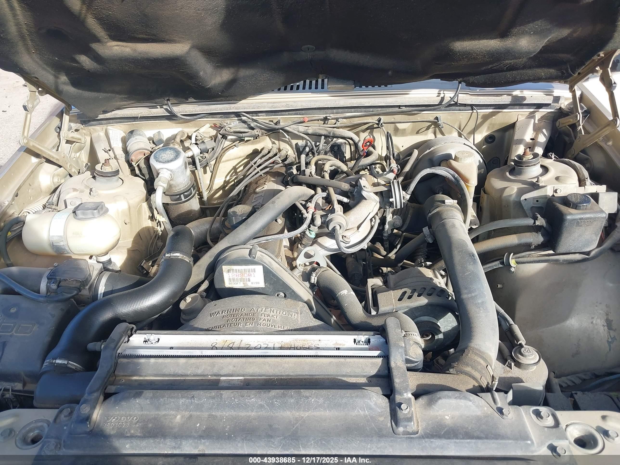 1987 Volvo 740 Gle Золотой vin: YV1FX8745H1136699