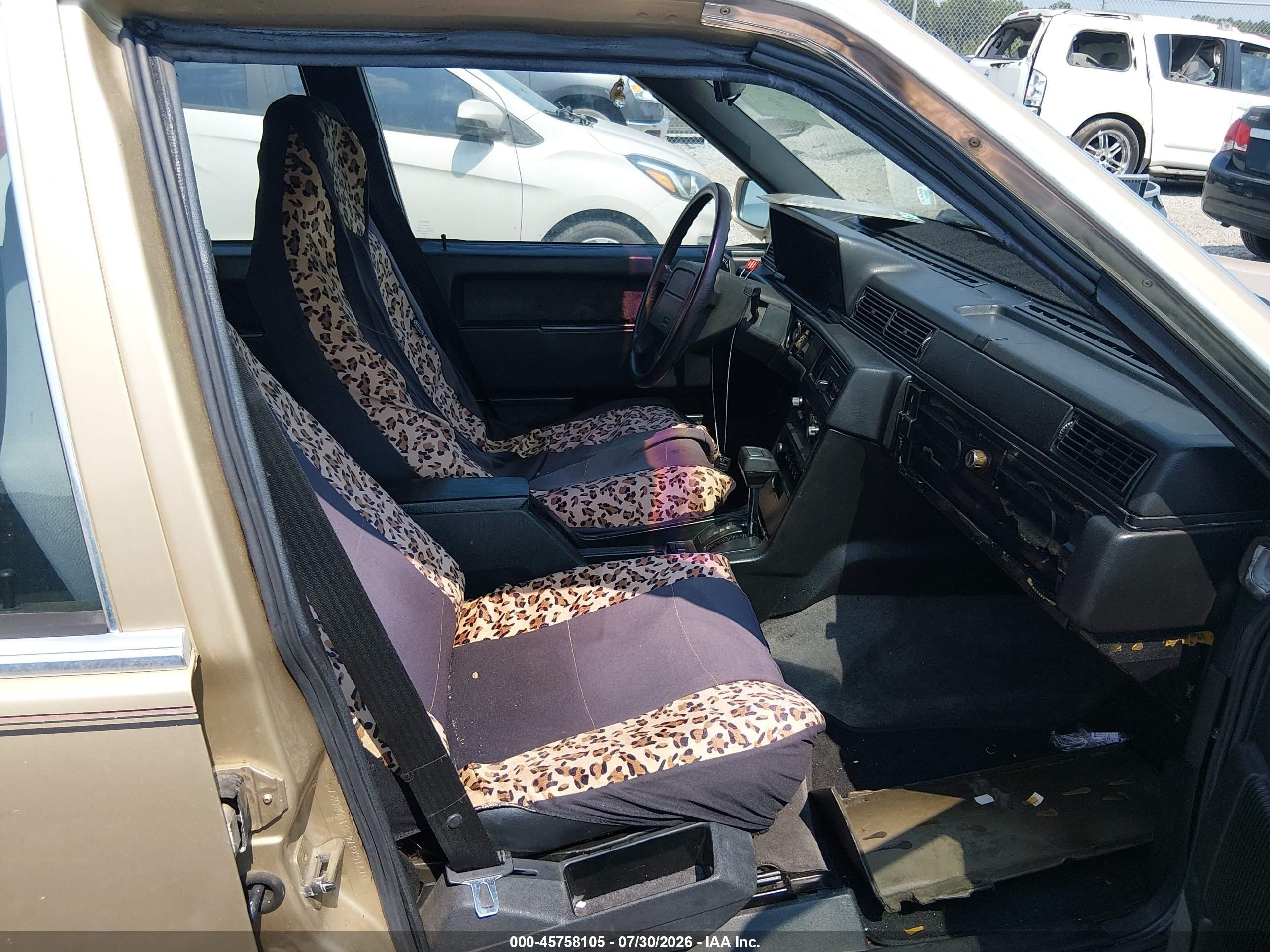 1986 Volvo 760 Gle Gold vin: YV1GX8743G1008027