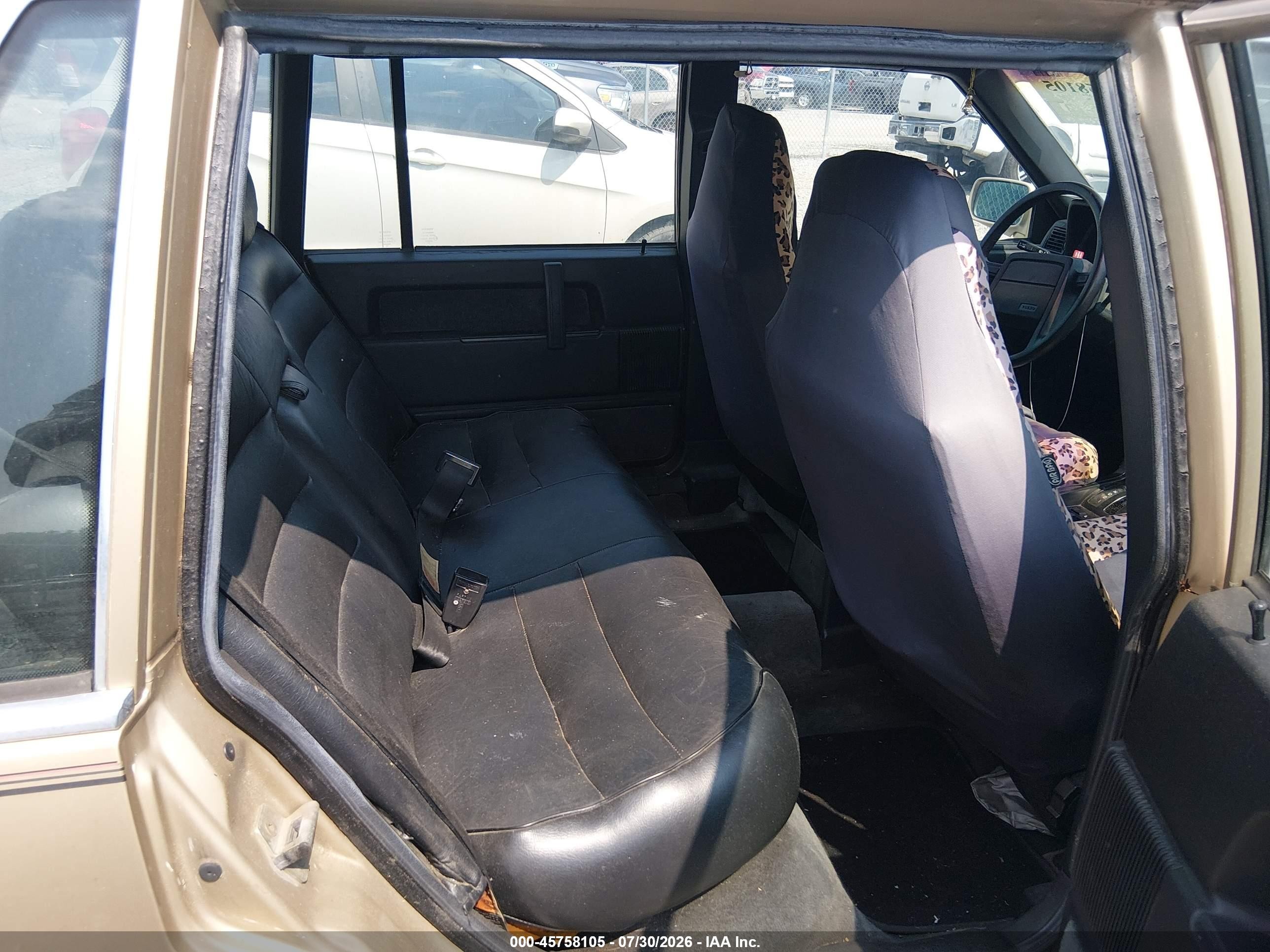1986 Volvo 760 Gle Gold vin: YV1GX8743G1008027