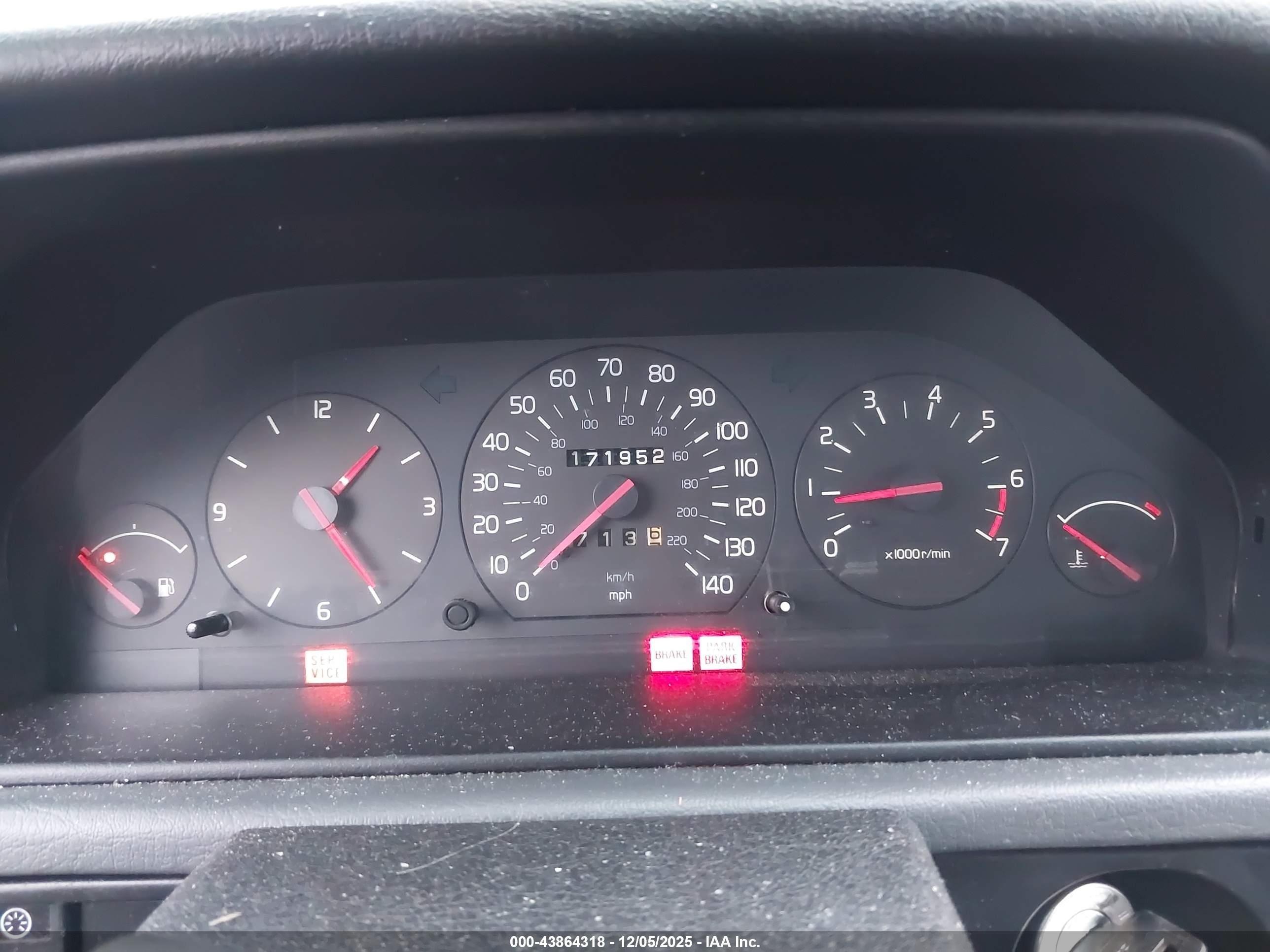 1995 Volvo 940   White vin: YV1JS8314S1198378