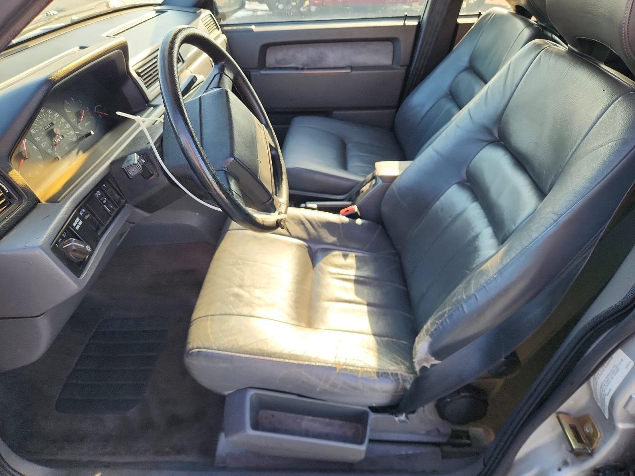 1992 Volvo 940 Base Silver vin: YV1JS881XN1059739