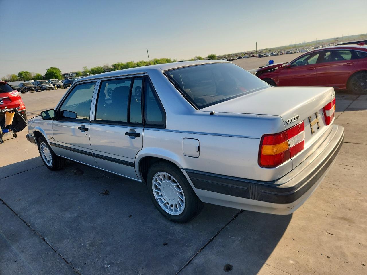 1992 Volvo 940 Base Silver vin: YV1JS881XN1059739