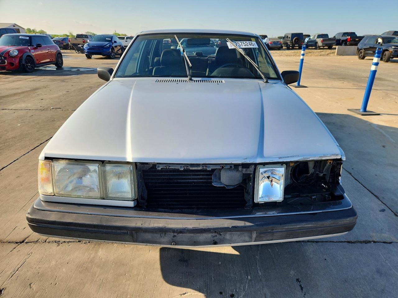 1992 Volvo 940 Base Silver vin: YV1JS881XN1059739