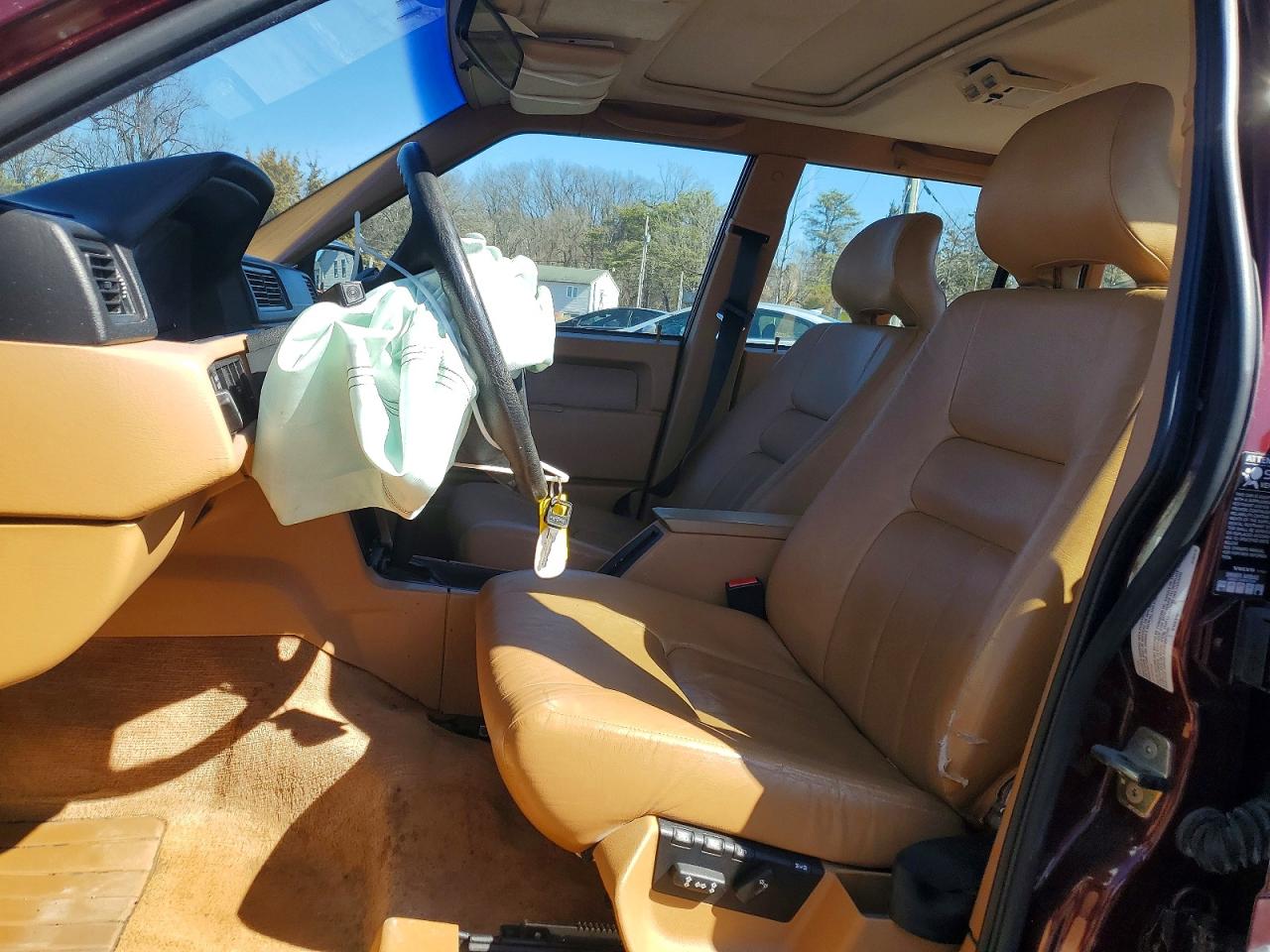 1993 Volvo 940 Red vin: YV1JS8835P1121195