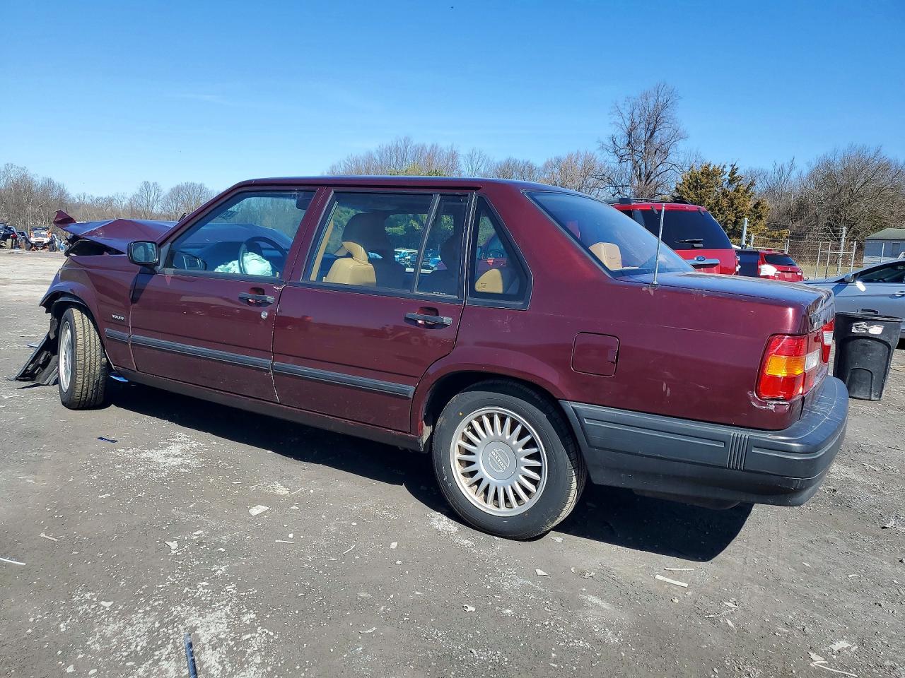 1993 Volvo 940 Red vin: YV1JS8835P1121195