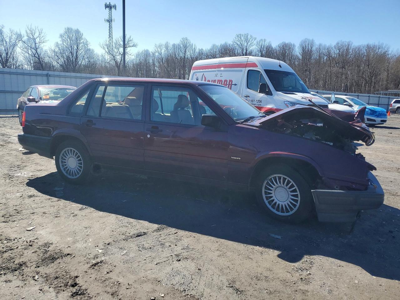 1993 Volvo 940 Red vin: YV1JS8835P1121195