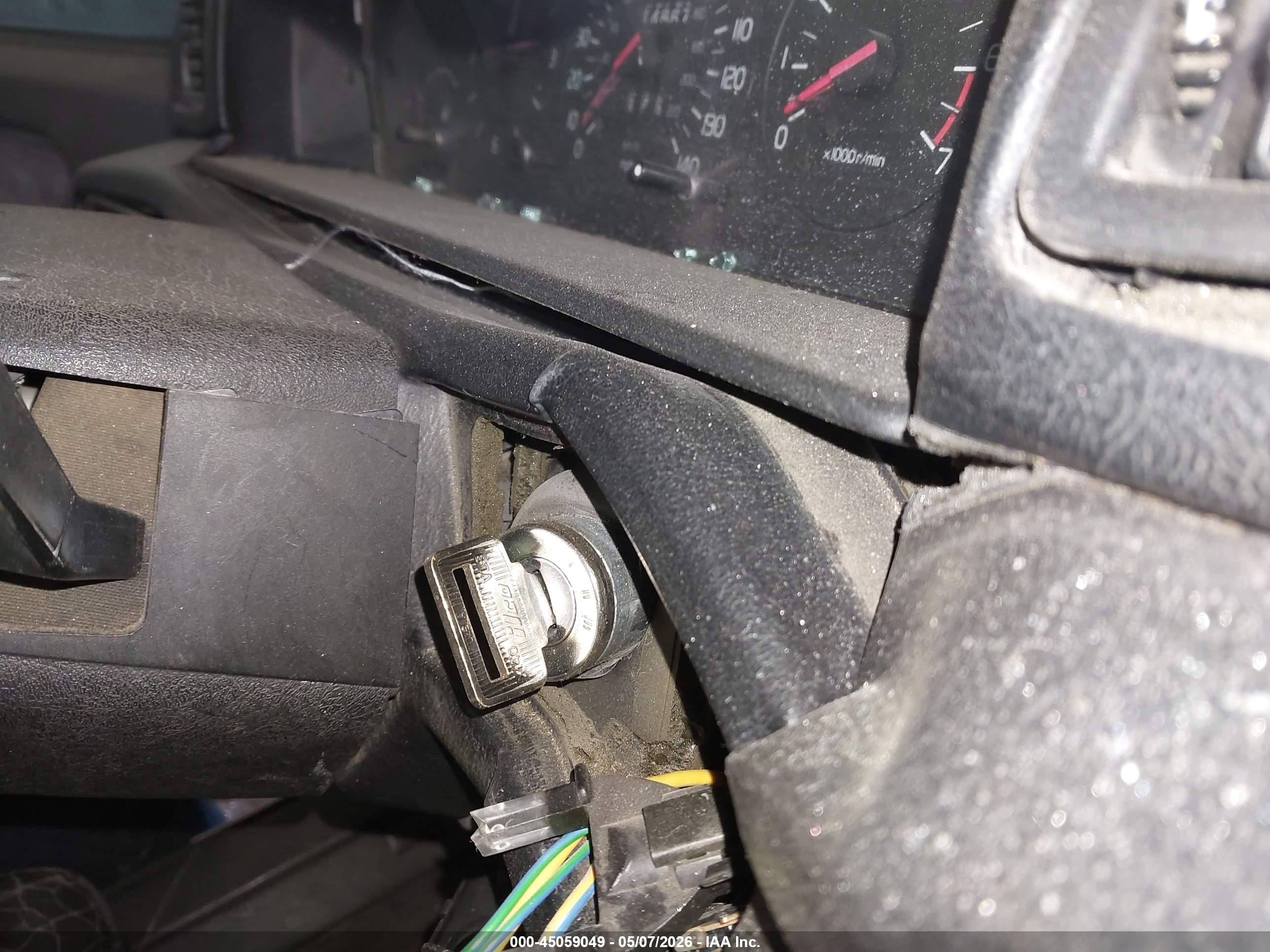 1995 Volvo 940   White vin: YV1JW8313S3154994