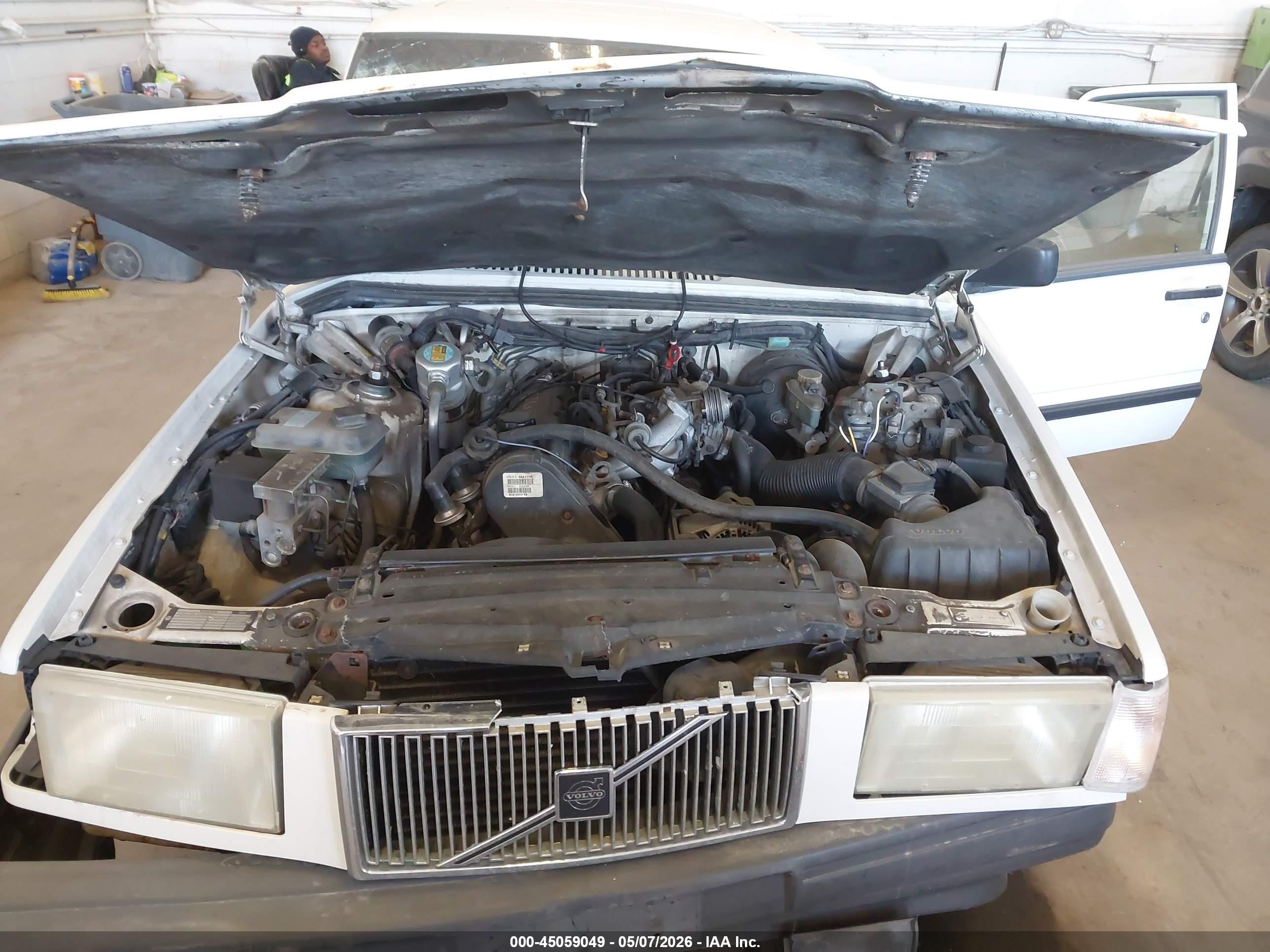 1995 Volvo 940   White vin: YV1JW8313S3154994