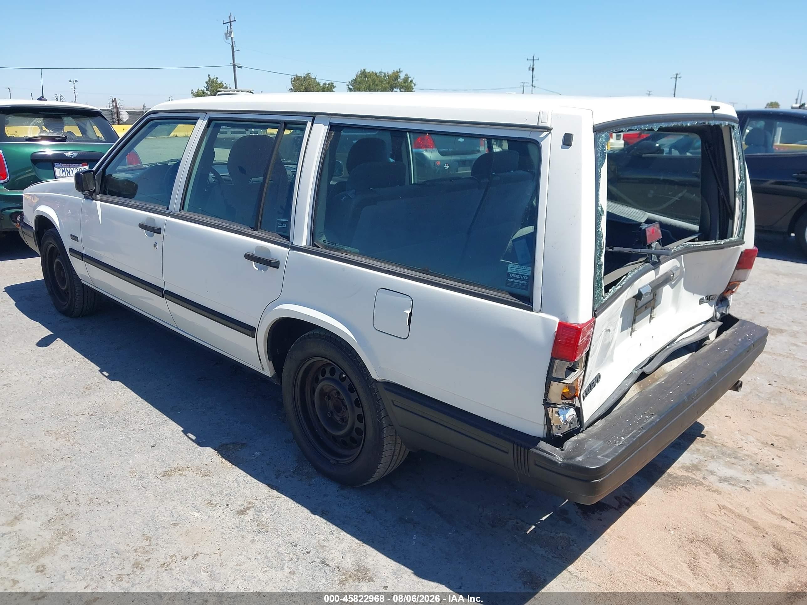 1994 Volvo 940   White vin: YV1JW8317R1110518
