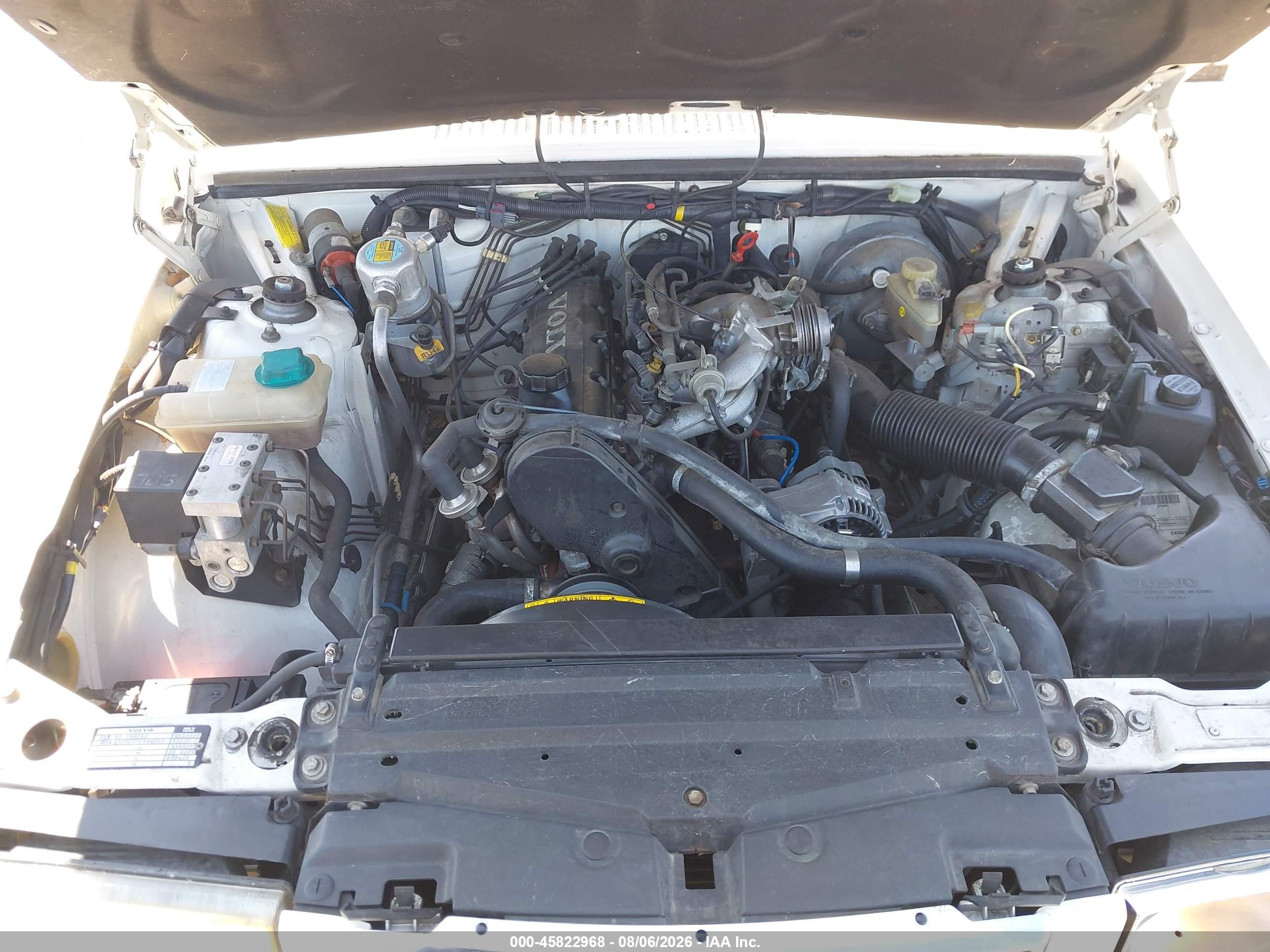 1994 Volvo 940   White vin: YV1JW8317R1110518