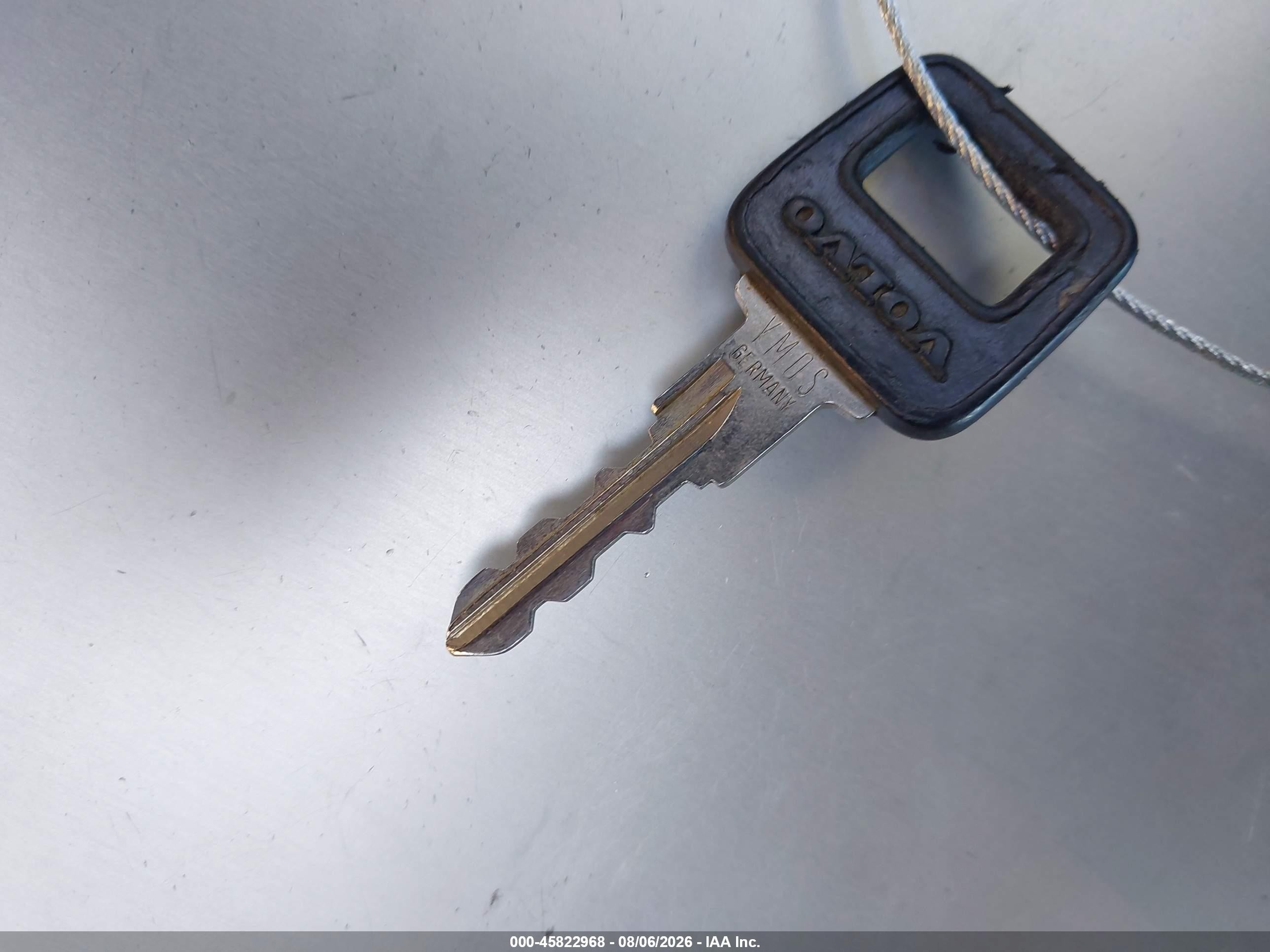 1994 Volvo 940   White vin: YV1JW8317R1110518