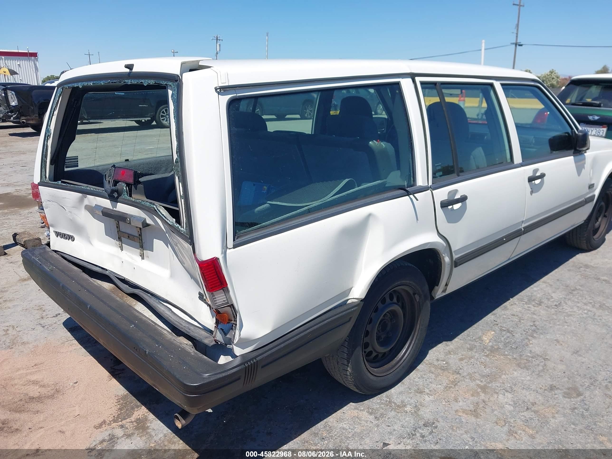 1994 Volvo 940   White vin: YV1JW8317R1110518