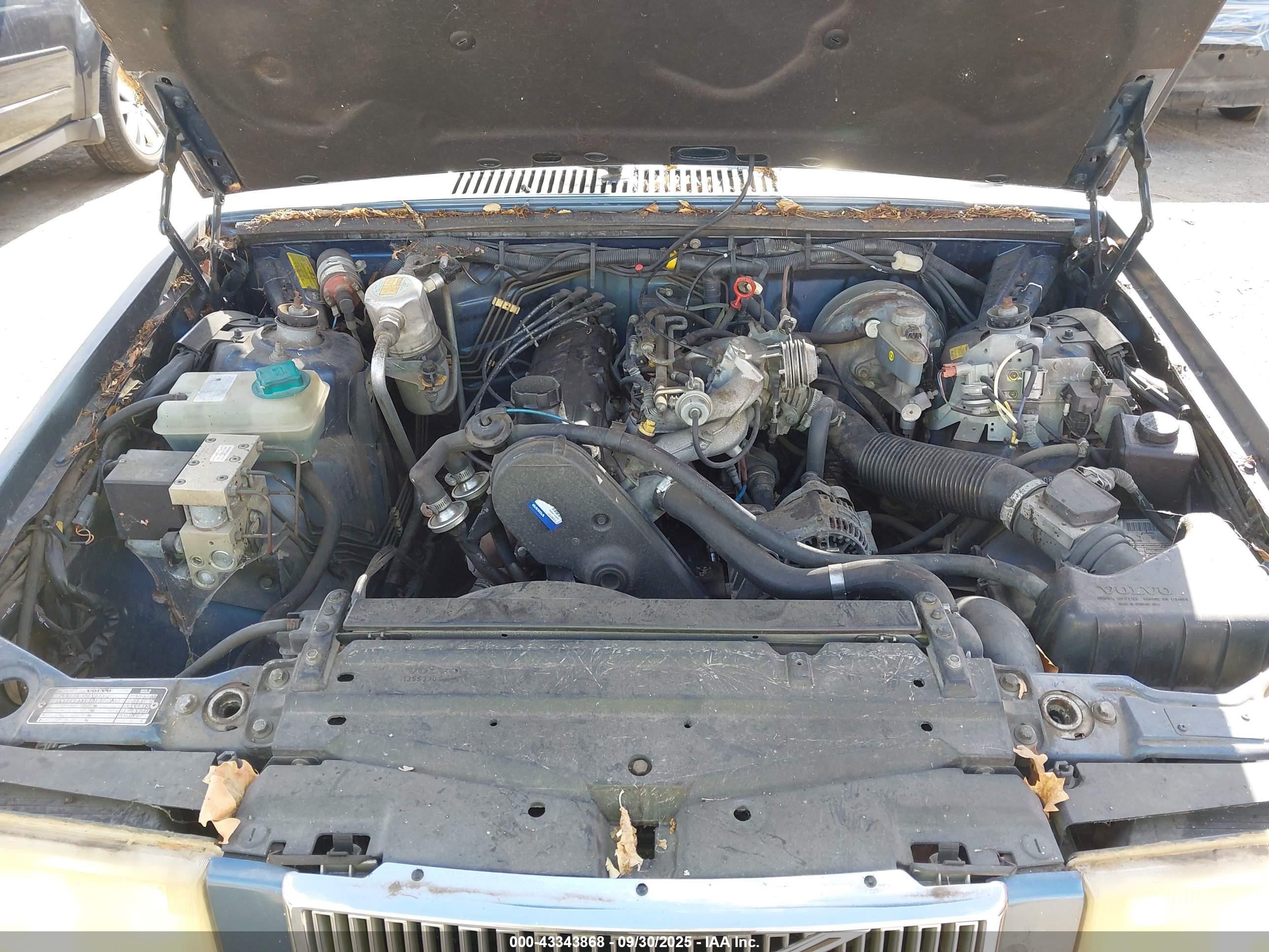 1993 Volvo 940   Blue vin: YV1JW8318P1076988