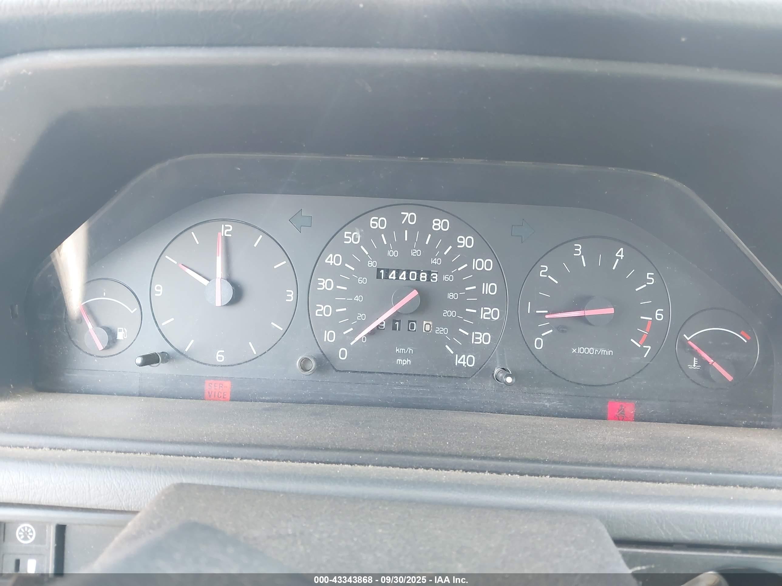1993 Volvo 940   Blue vin: YV1JW8318P1076988
