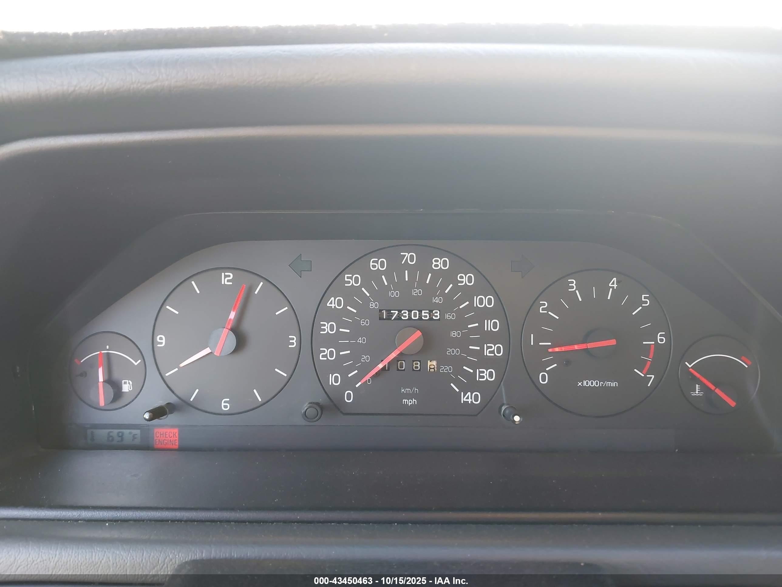 1995 Volvo 940   White vin: YV1JW8610S1136718
