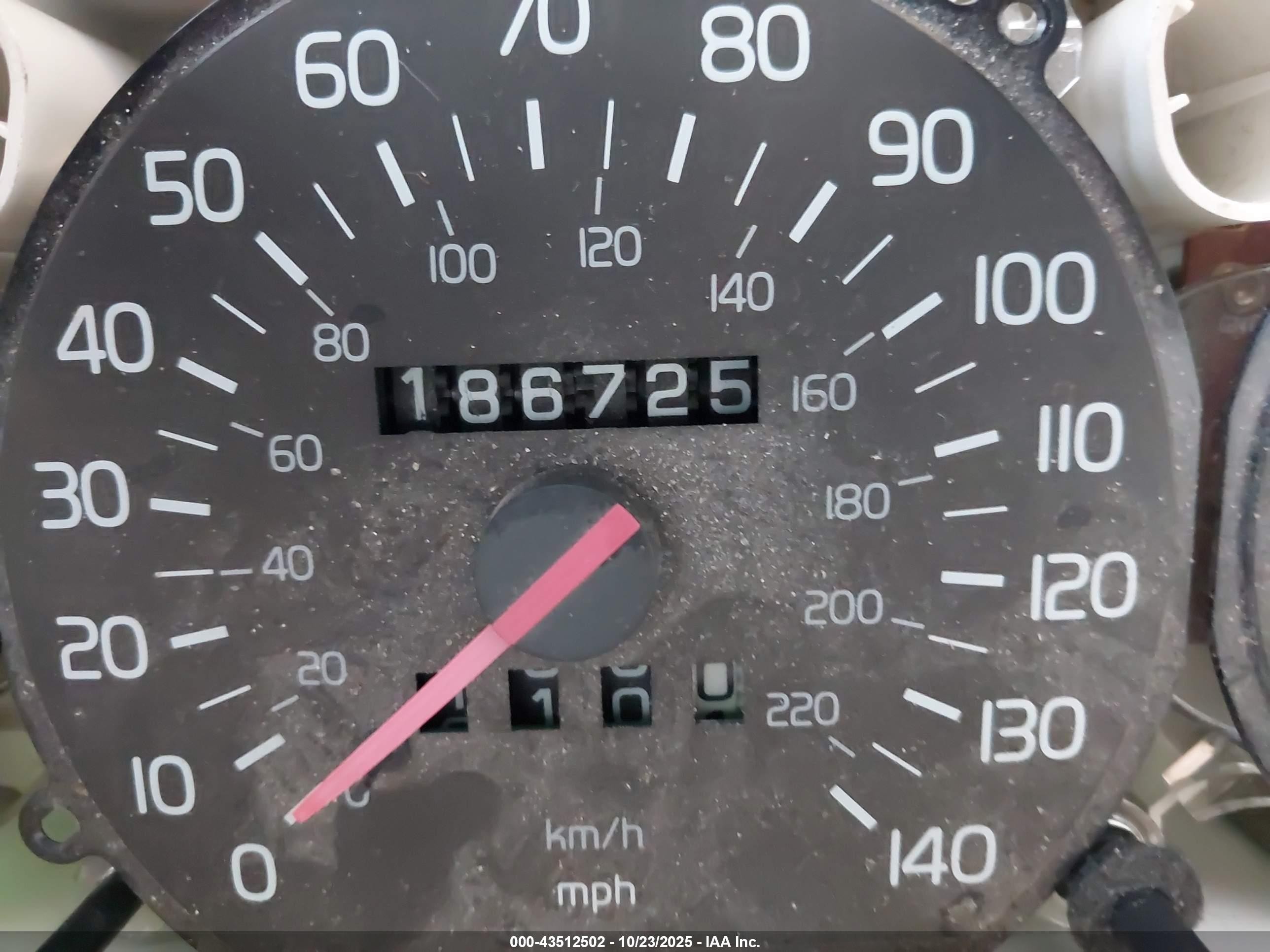 1993 Volvo 940   Red vin: YV1JW8713P1064080