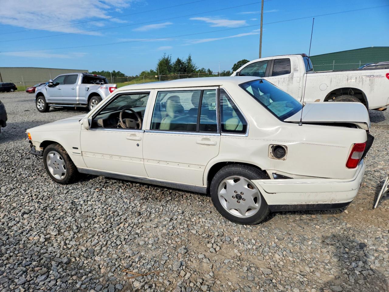 1998 Volvo S90 White vin: YV1KS9600W1138181