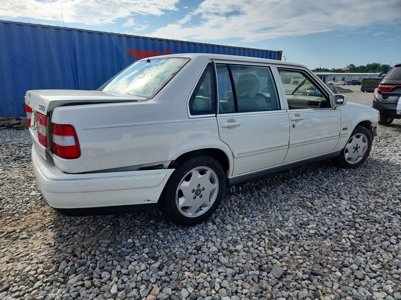 1998 Volvo S90 White vin: YV1KS9600W1138181