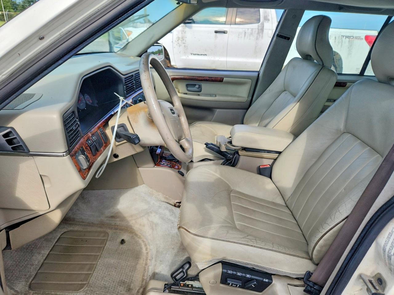 1998 Volvo S90 White vin: YV1KS9600W1138181