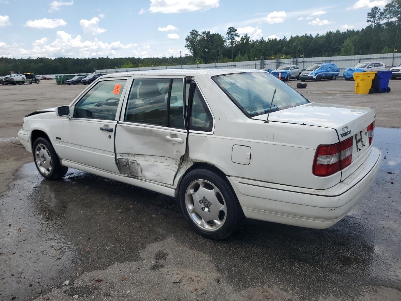 1998 Volvo S90    Белый vin: YV1KS9601W1140358