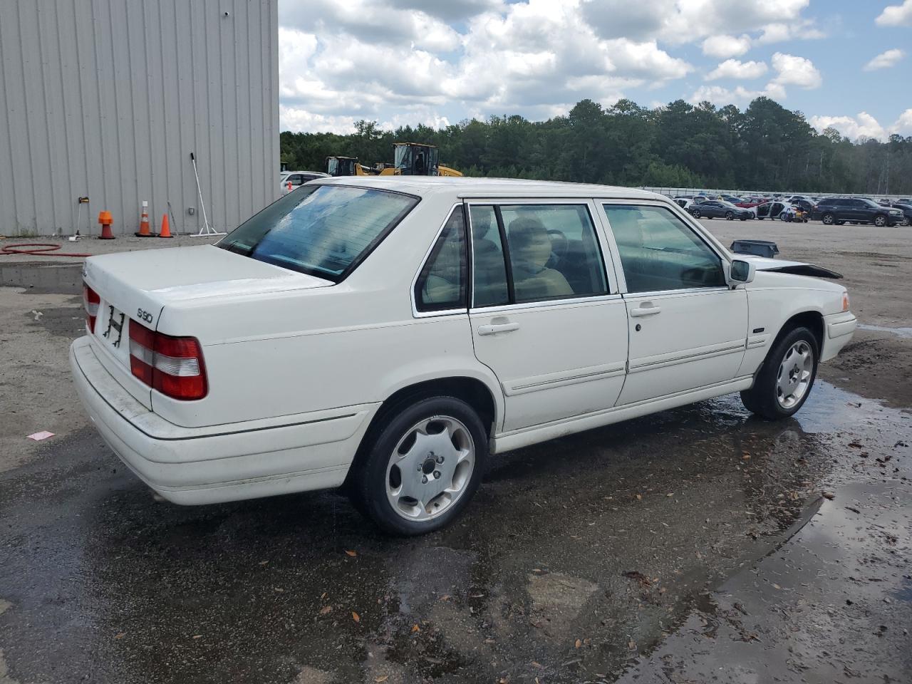 1998 Volvo S90    Белый vin: YV1KS9601W1140358