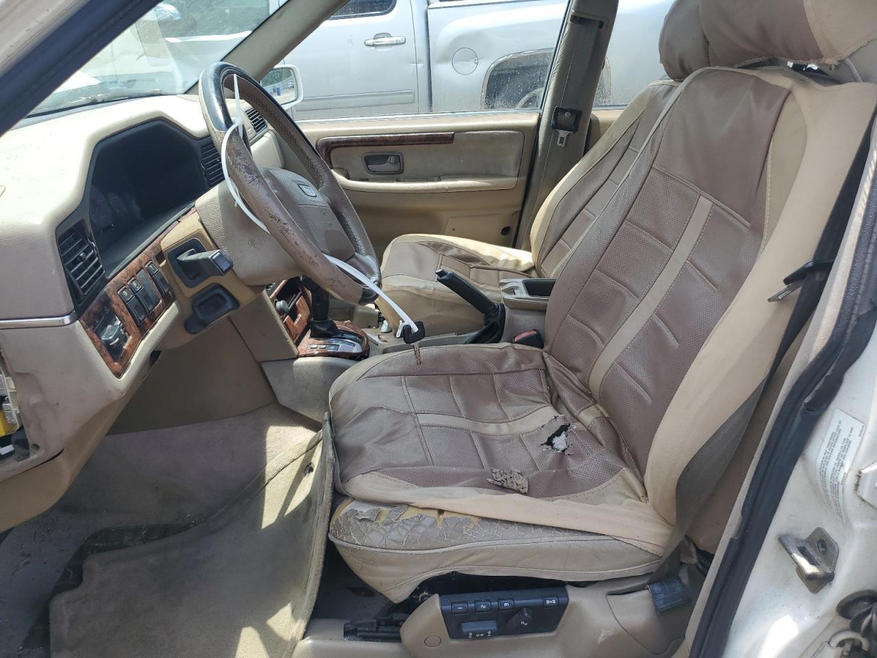 1998 Volvo S90    Белый vin: YV1KS9601W1140358