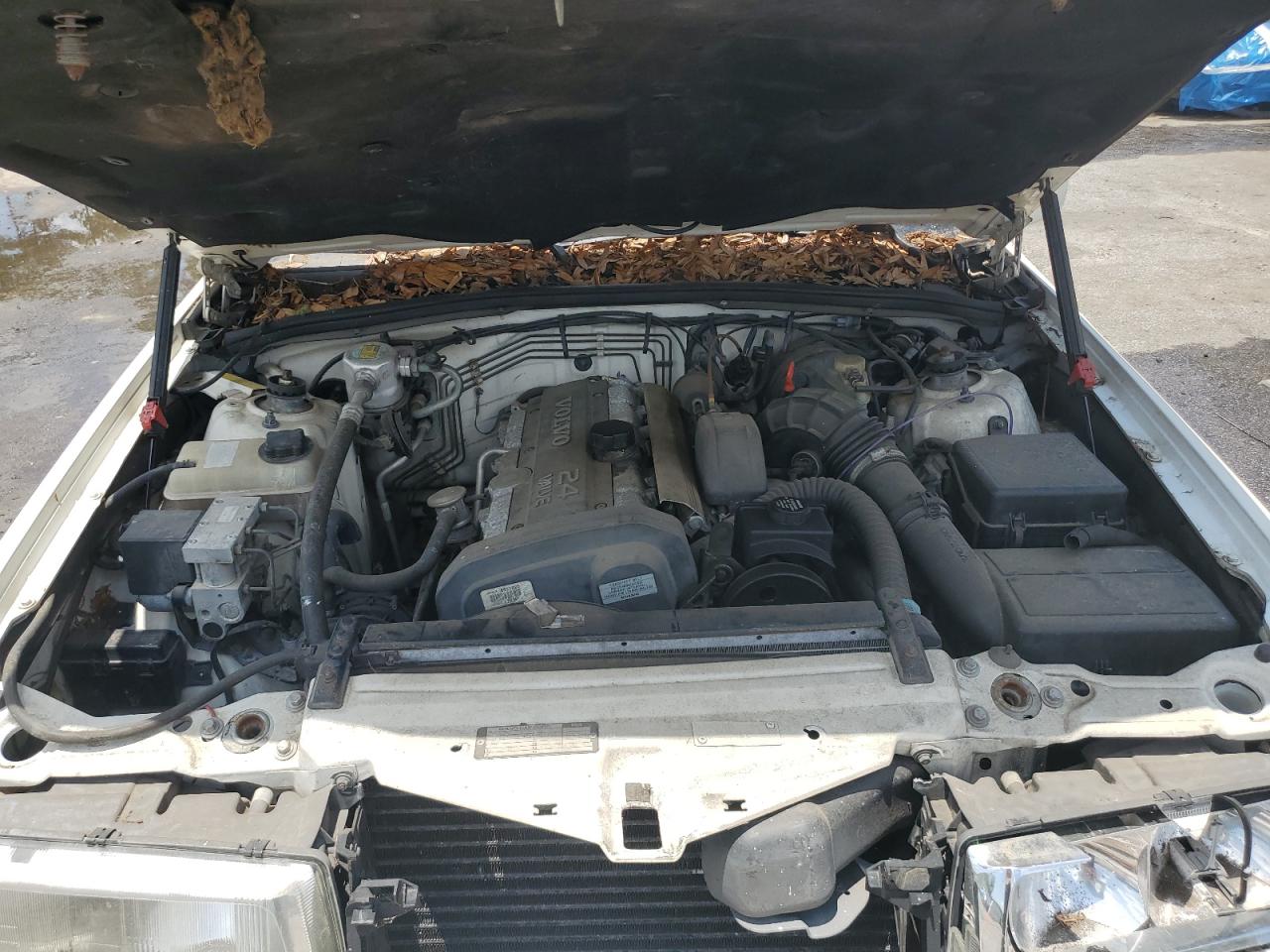 1998 Volvo S90    Белый vin: YV1KS9601W1140358