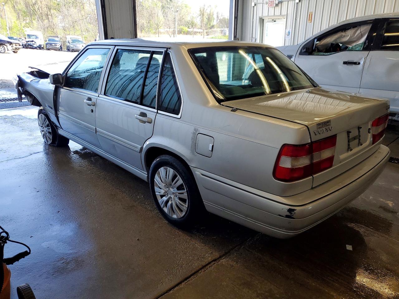 1998 Volv S90 Silver vin: YV1KS9602W1141695
