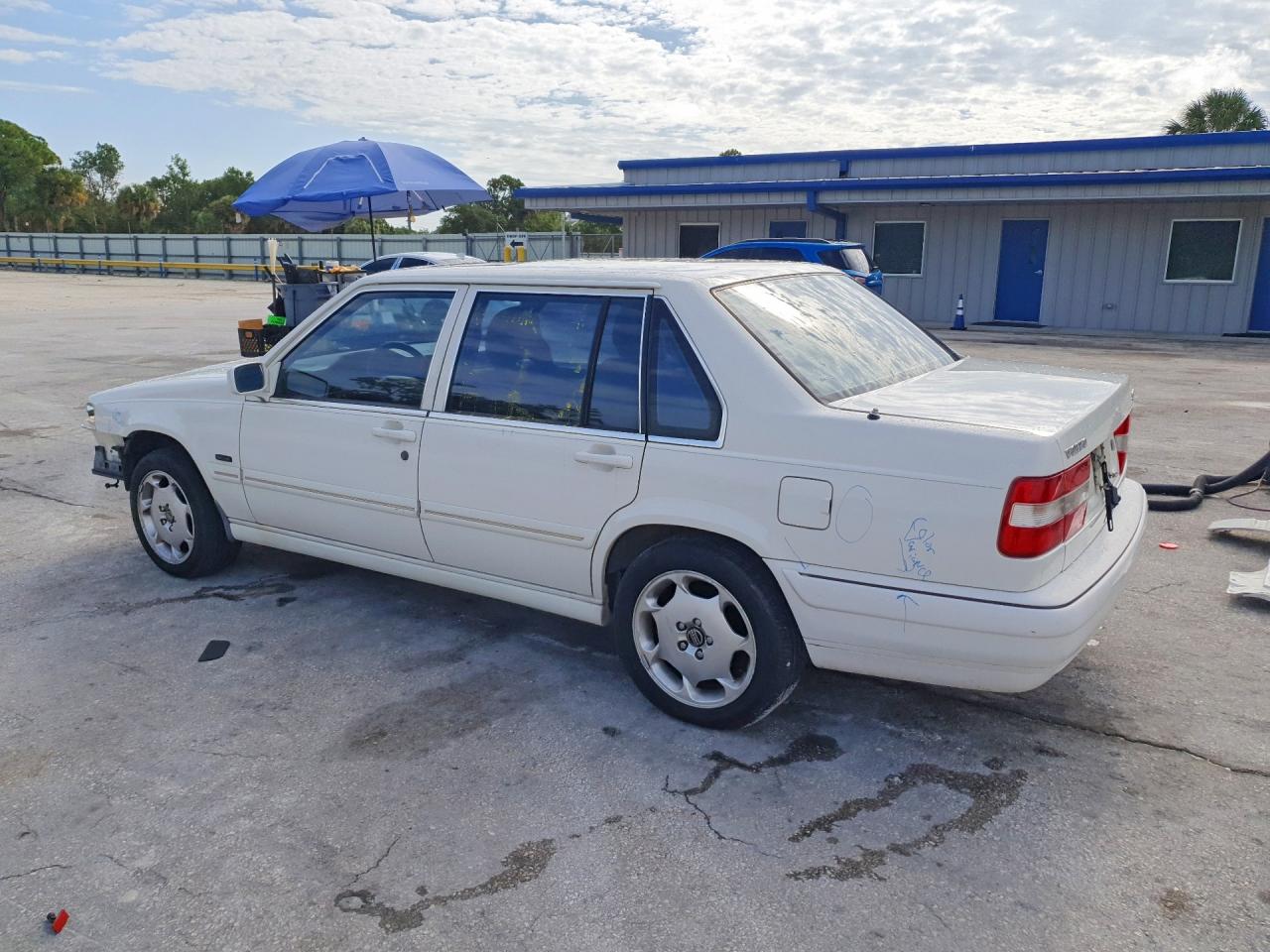 1998 Volv S90 White vin: YV1KS9605W1133266