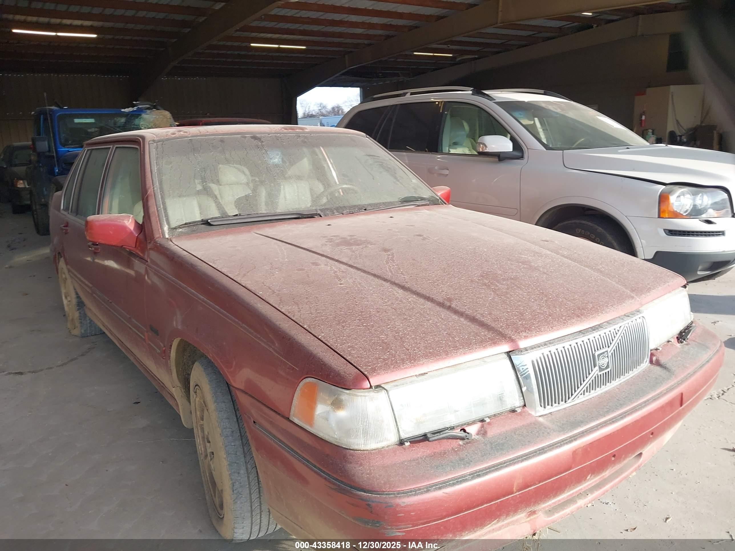 1998 Volvo S90   Темно-бордовый vin: YV1KS9607W1131616