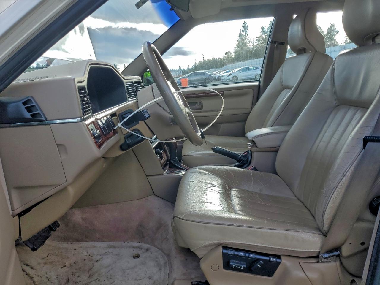 1998 Volvo S90 White vin: YV1KS9608W1127462