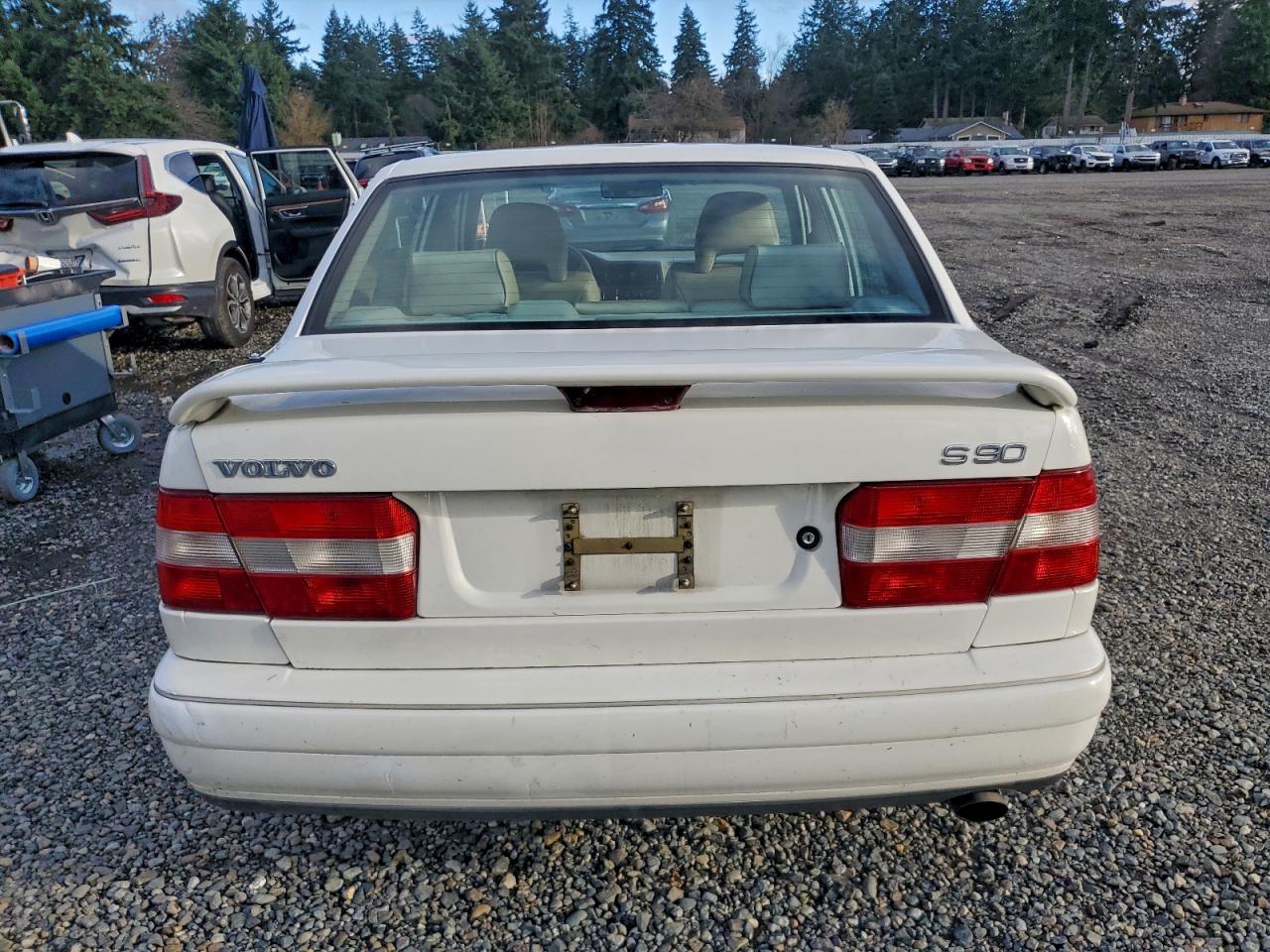 1998 Volvo S90 White vin: YV1KS9608W1127462