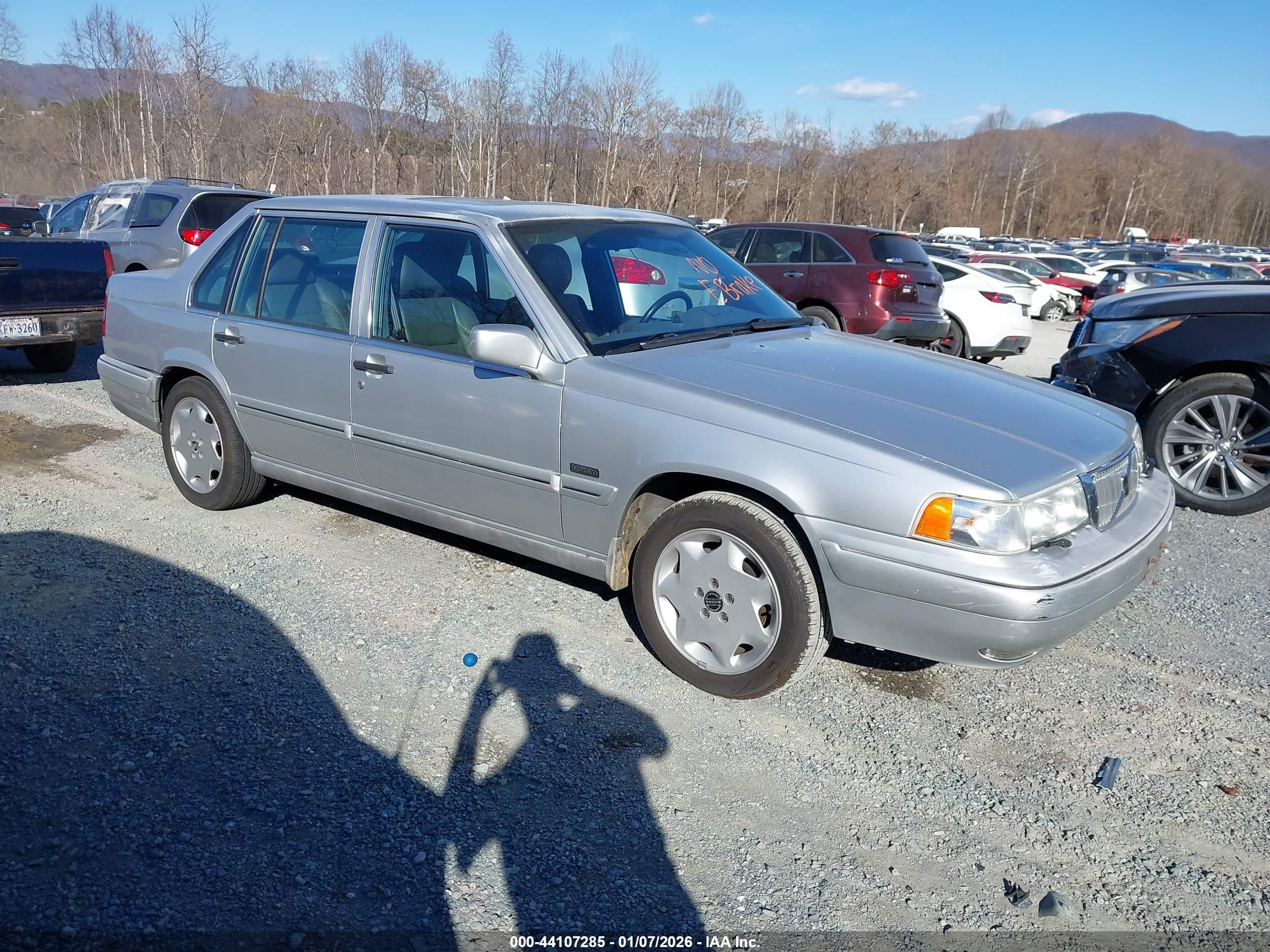 YV1KS960XV1103792