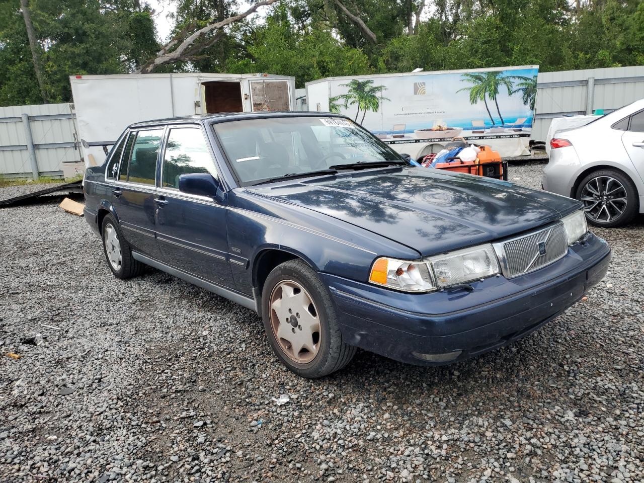 1998 Volvo S90    Синий vin: YV1KS960XW1129536