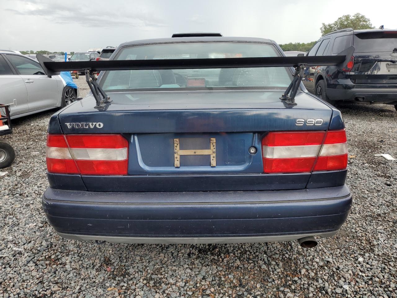 1998 Volvo S90    Синий vin: YV1KS960XW1129536