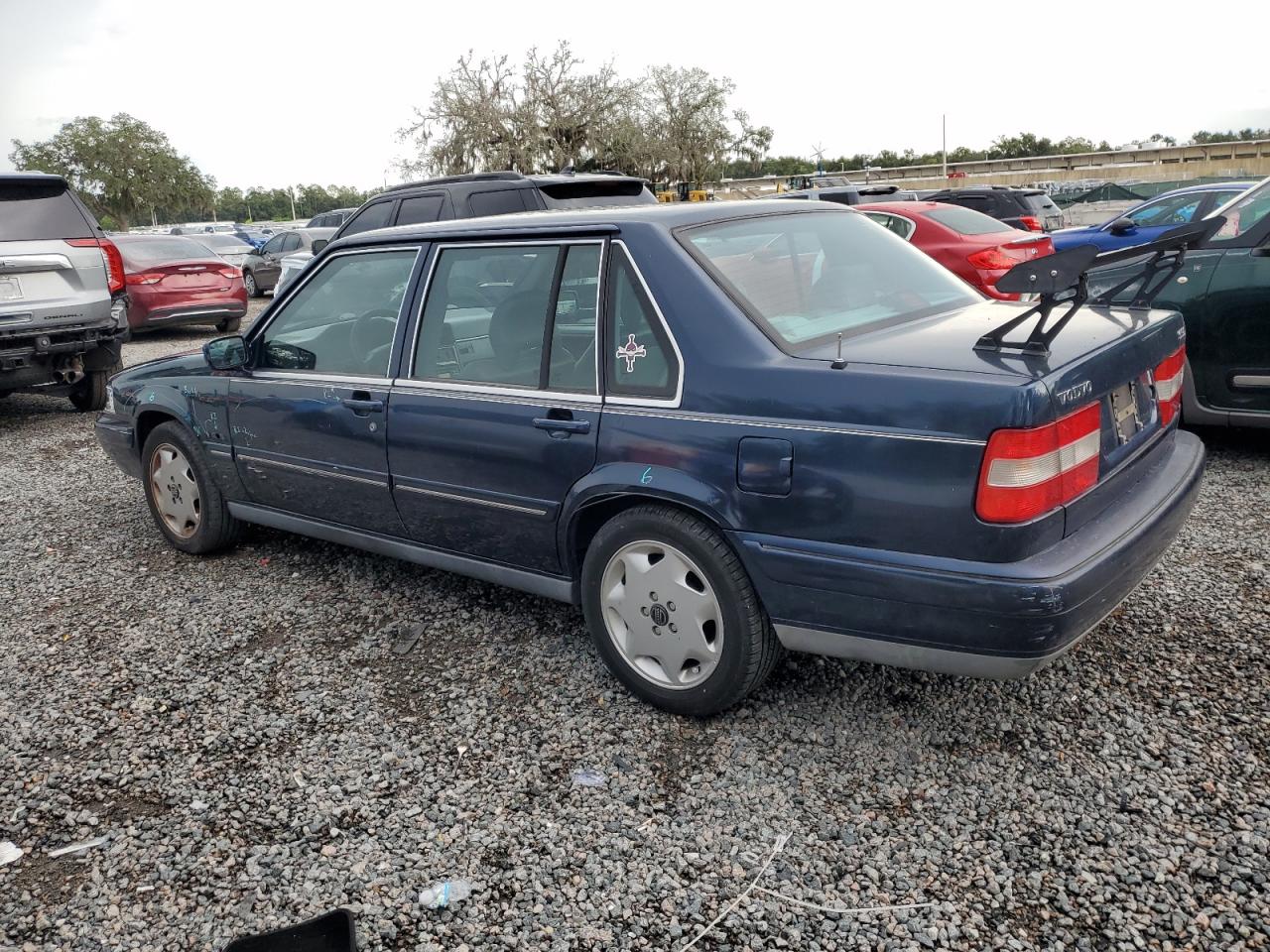 1998 Volvo S90    Синий vin: YV1KS960XW1129536