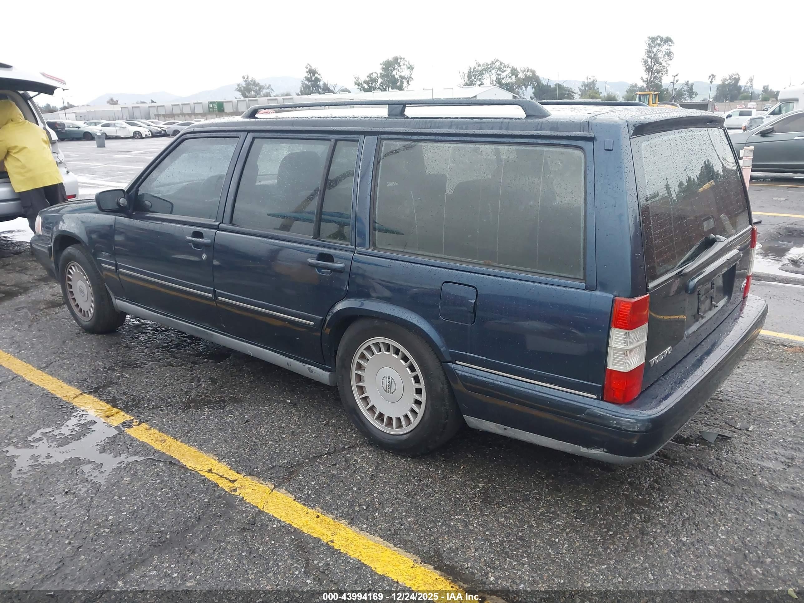 1998 Volvo V90   Blue vin: YV1KW9600W1051465