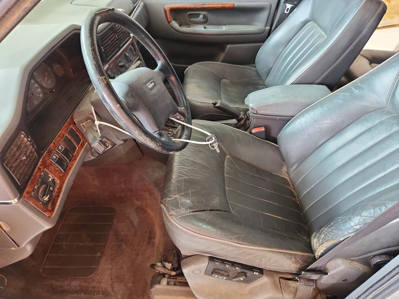 1998 Volvo V90 Silver vin: YV1KW9604W1045278