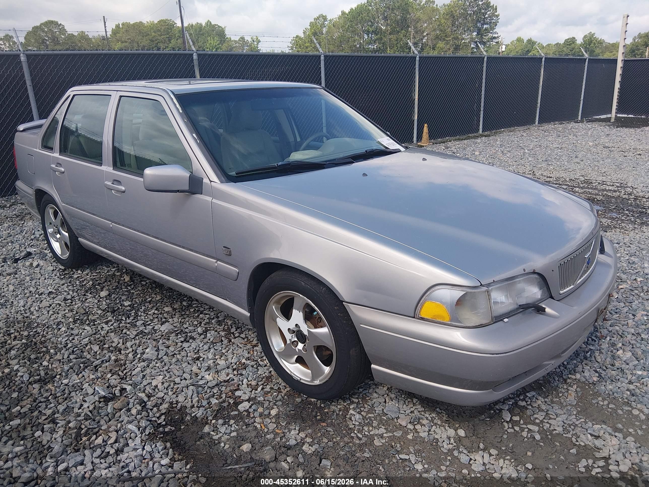 1999 Volvo S70 T5 Tan vin: YV1LS53D1X1596964