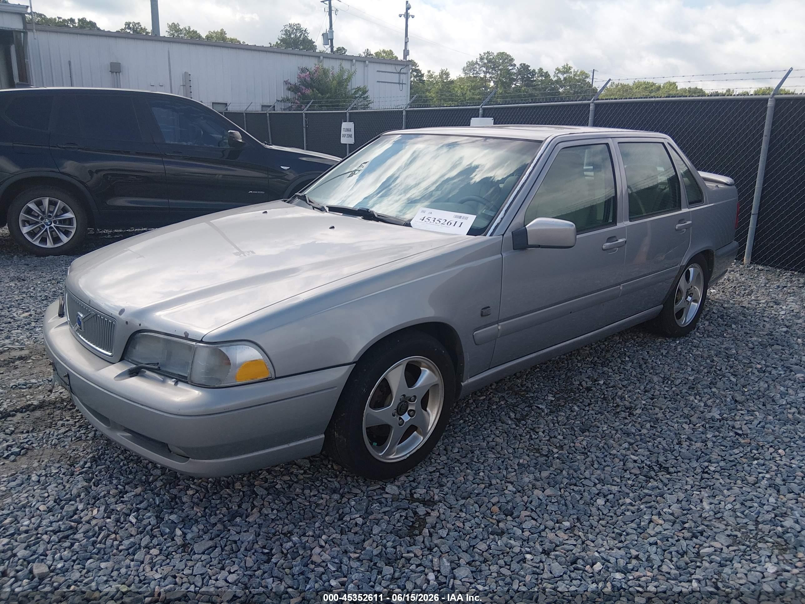 1999 Volvo S70 T5 Tan vin: YV1LS53D1X1596964