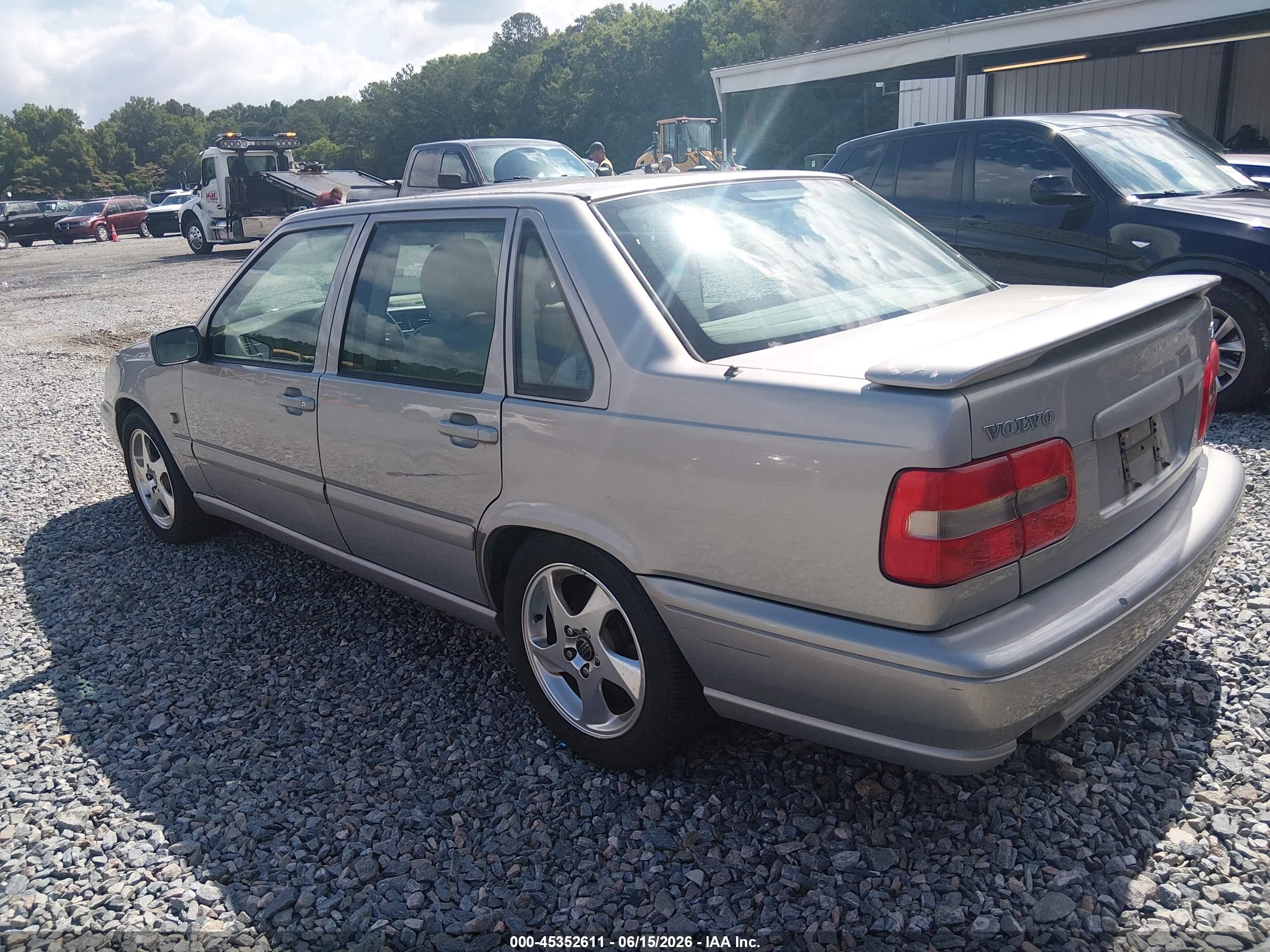 1999 Volvo S70 T5 Tan vin: YV1LS53D1X1596964