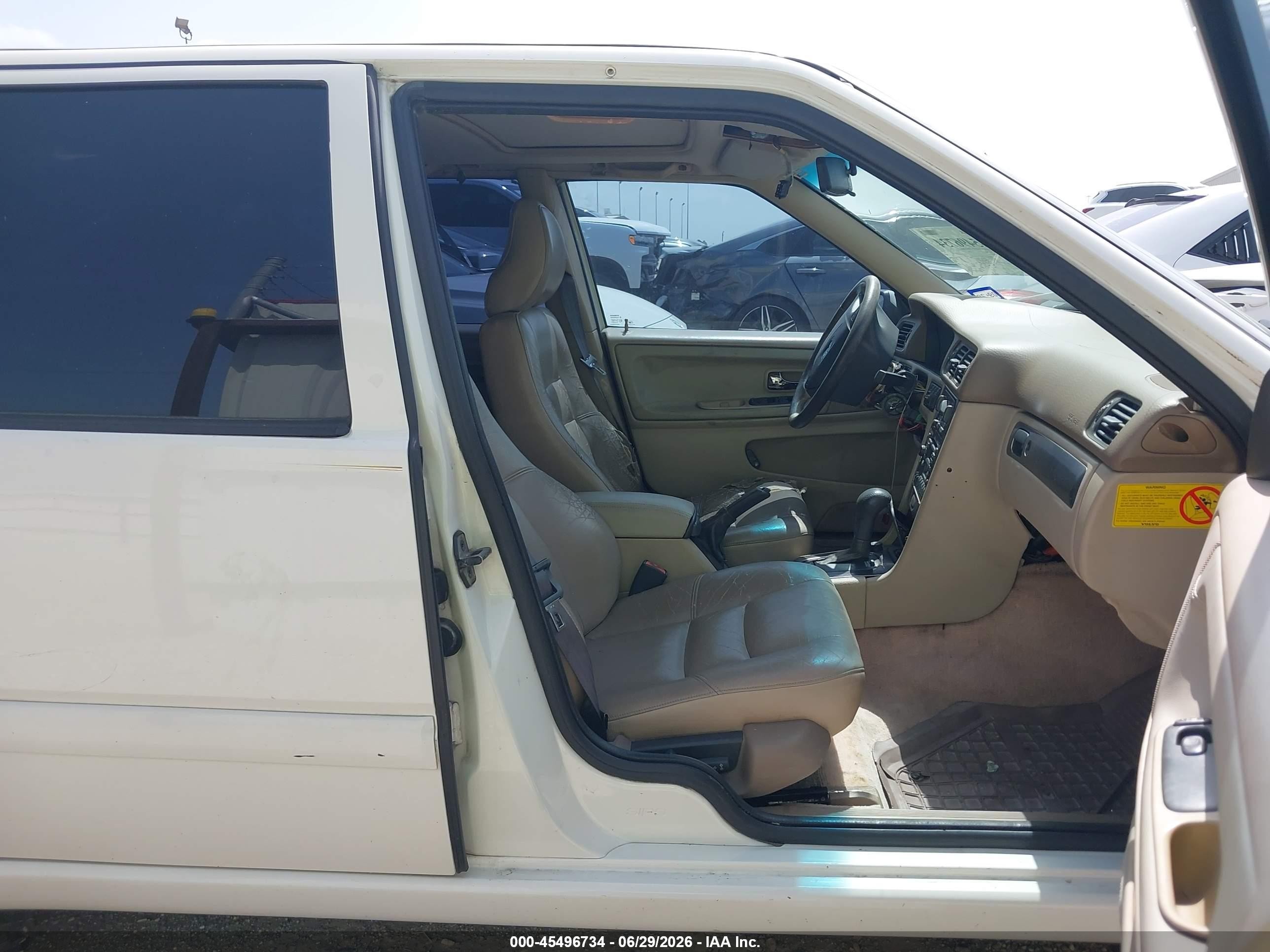 1999 Volvo S70 T5 White vin: YV1LS53D4X2587119
