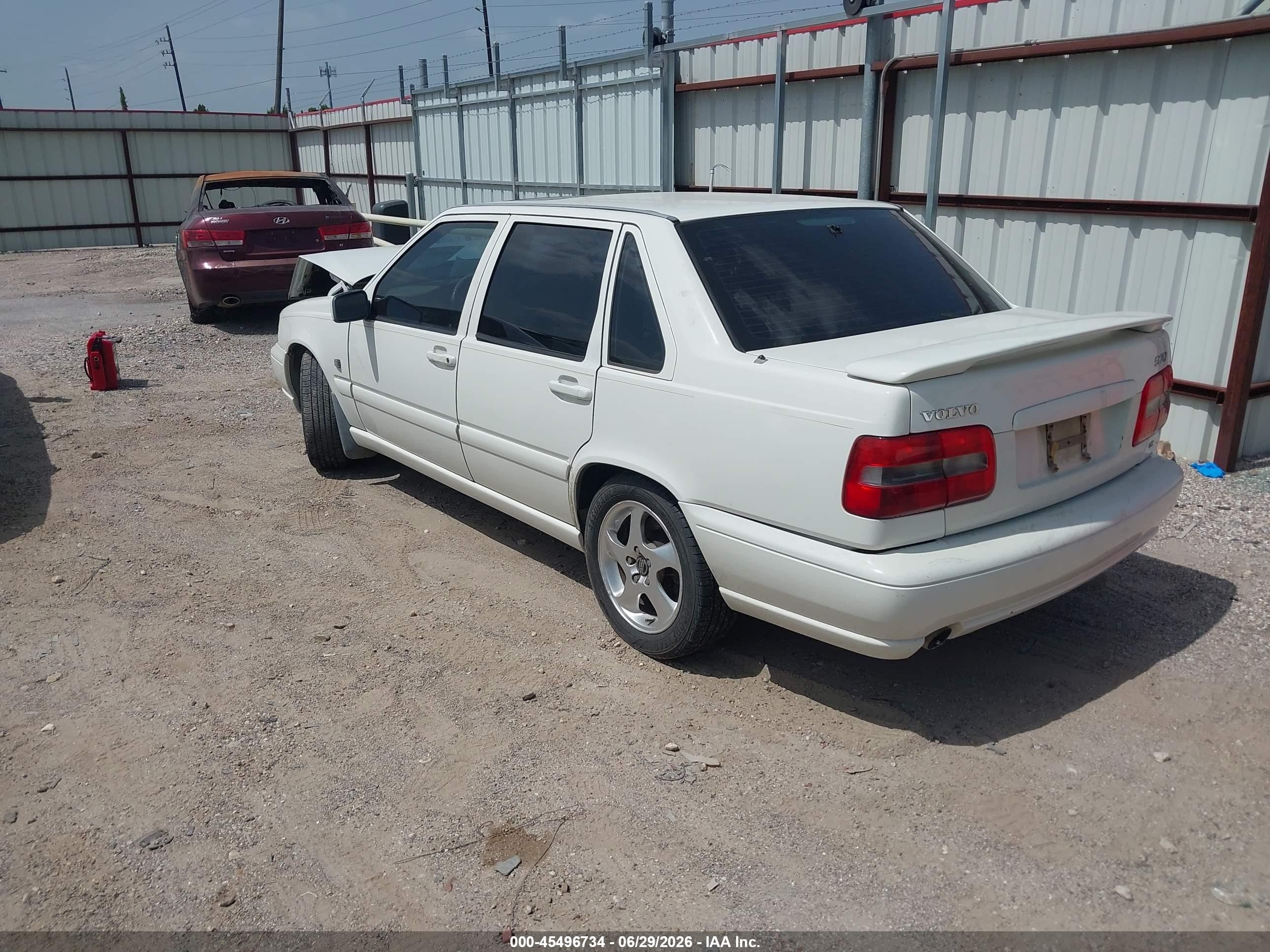 1999 Volvo S70 T5 White vin: YV1LS53D4X2587119