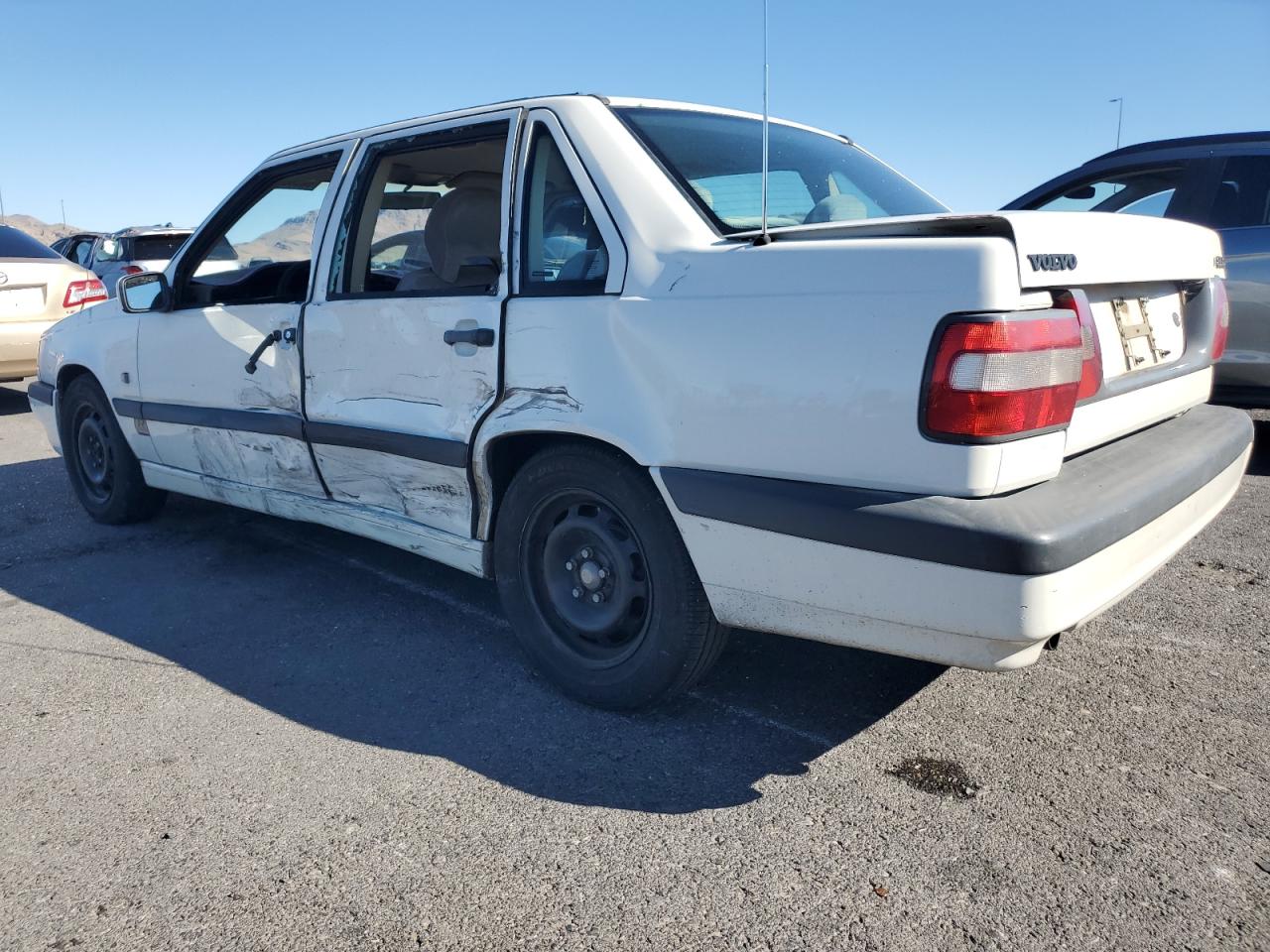 1995 Volvo 850 Base White vin: YV1LS5516S1204900
