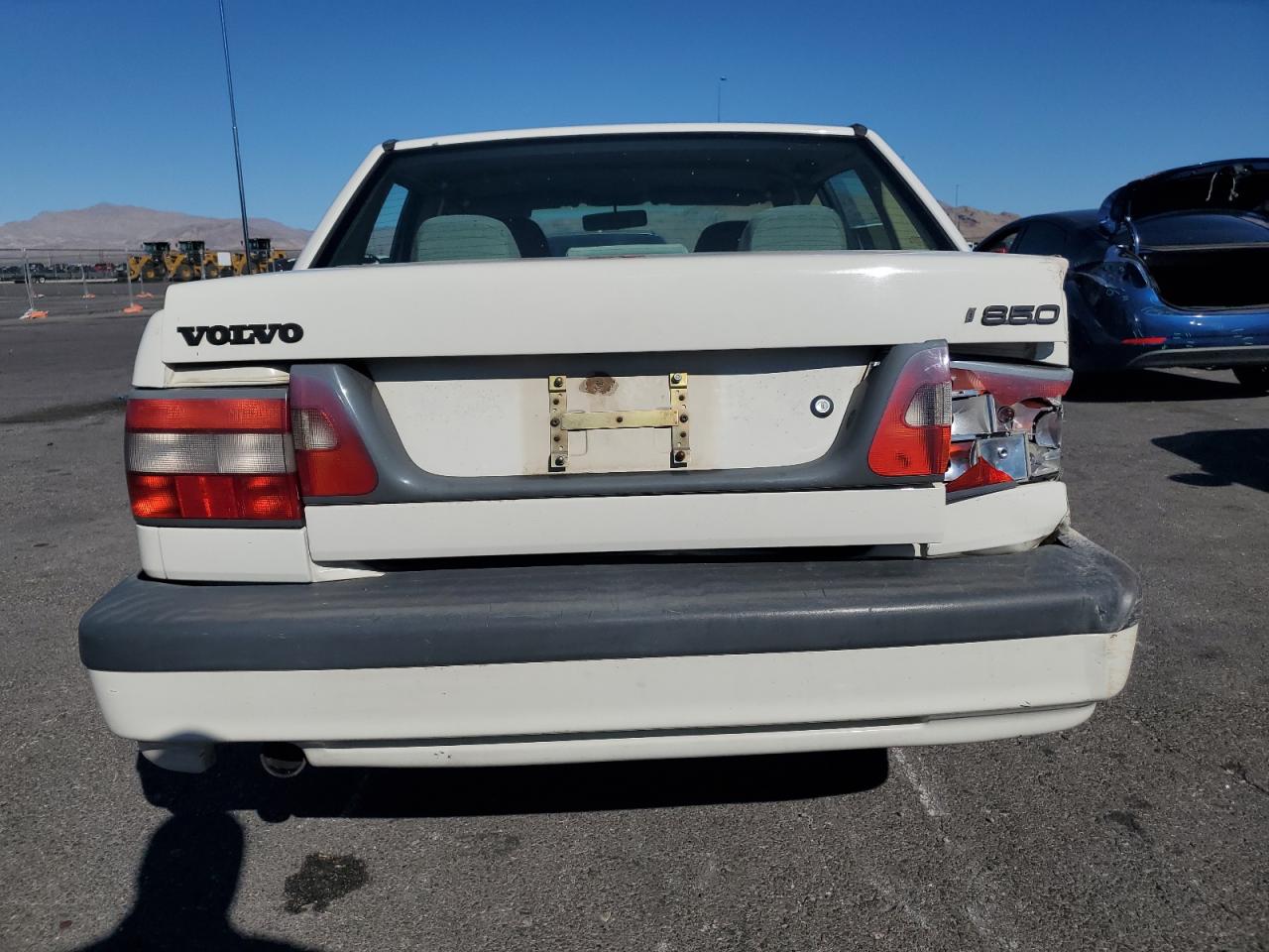 1995 Volvo 850 Base White vin: YV1LS5516S1204900