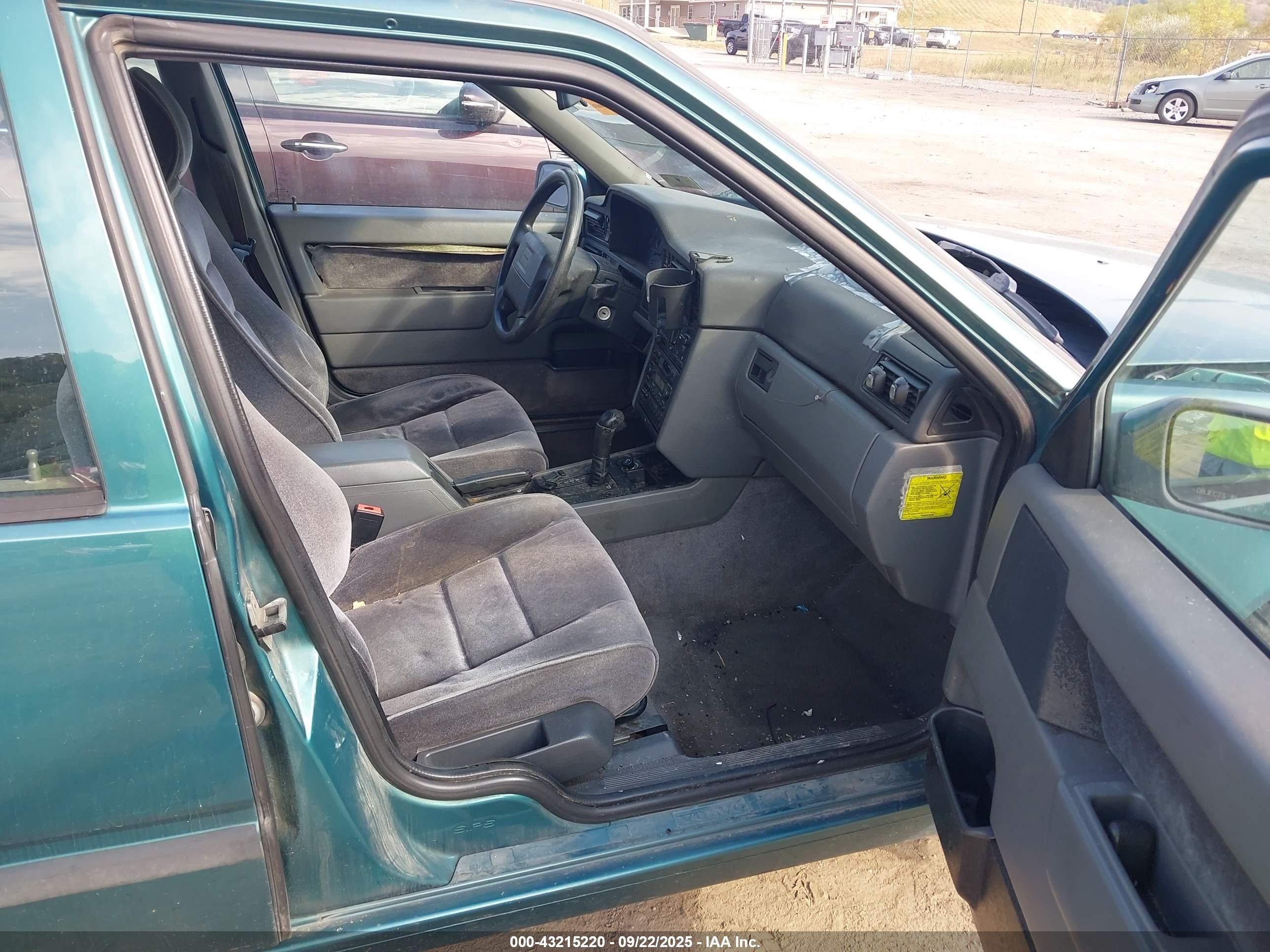 1994 Volvo 850   Green vin: YV1LS5521R2159829
