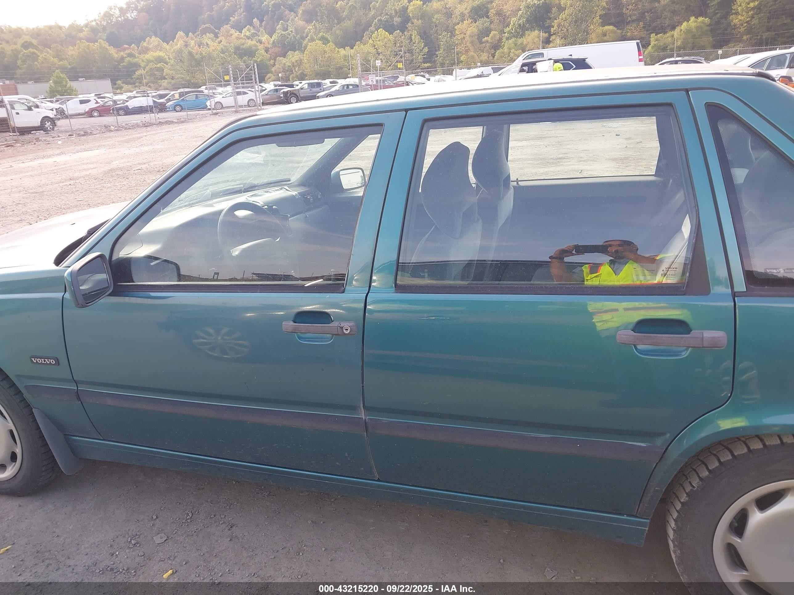 1994 Volvo 850   Green vin: YV1LS5521R2159829